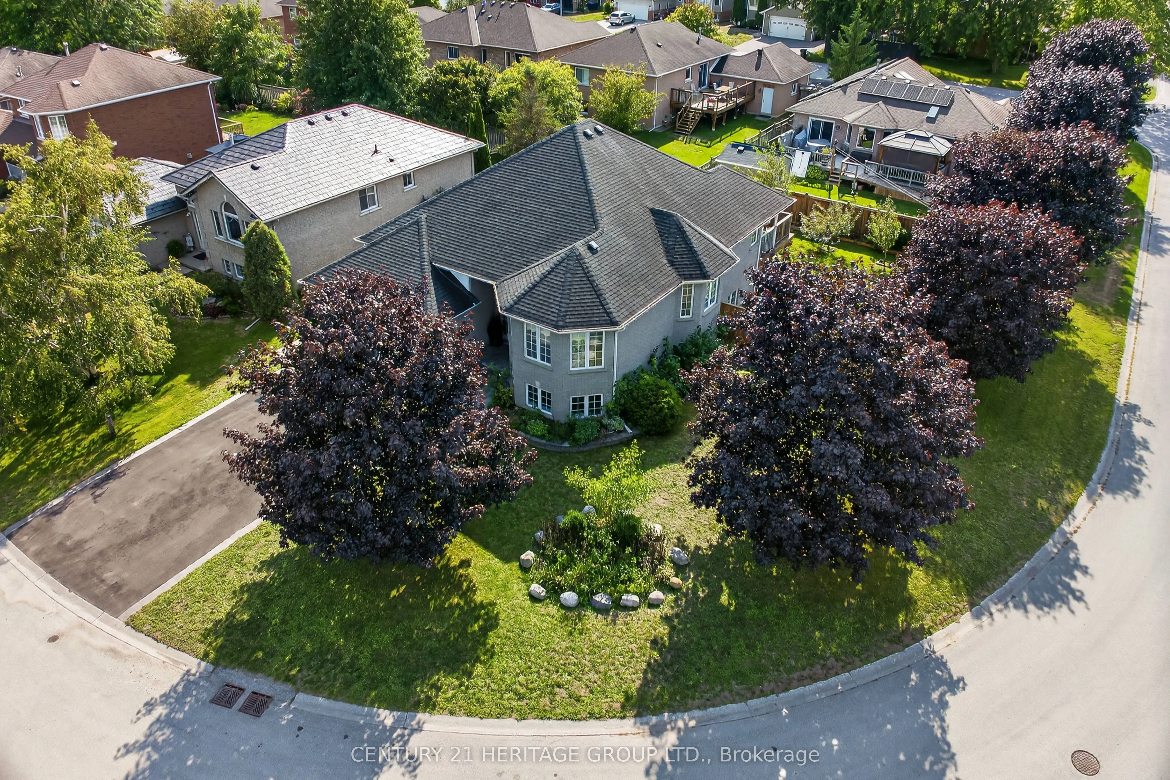250 Kathleen Crescent