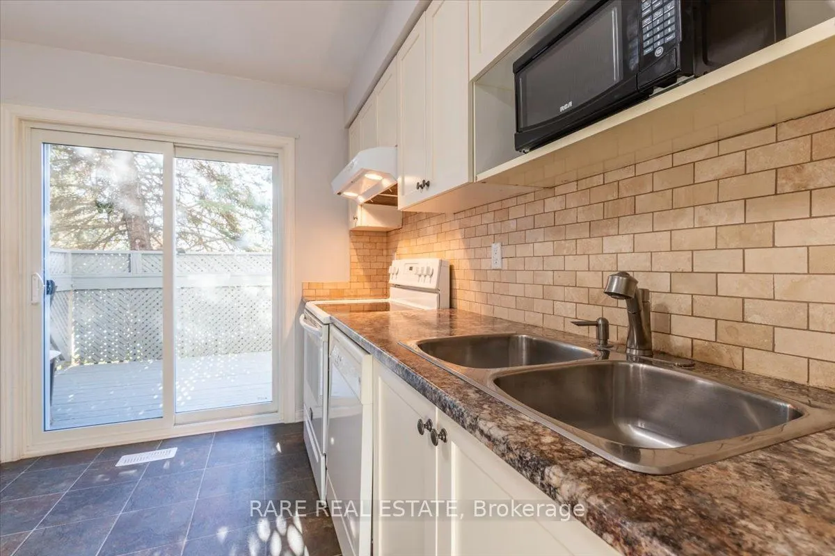 120 D'ambrosio Drive, #28