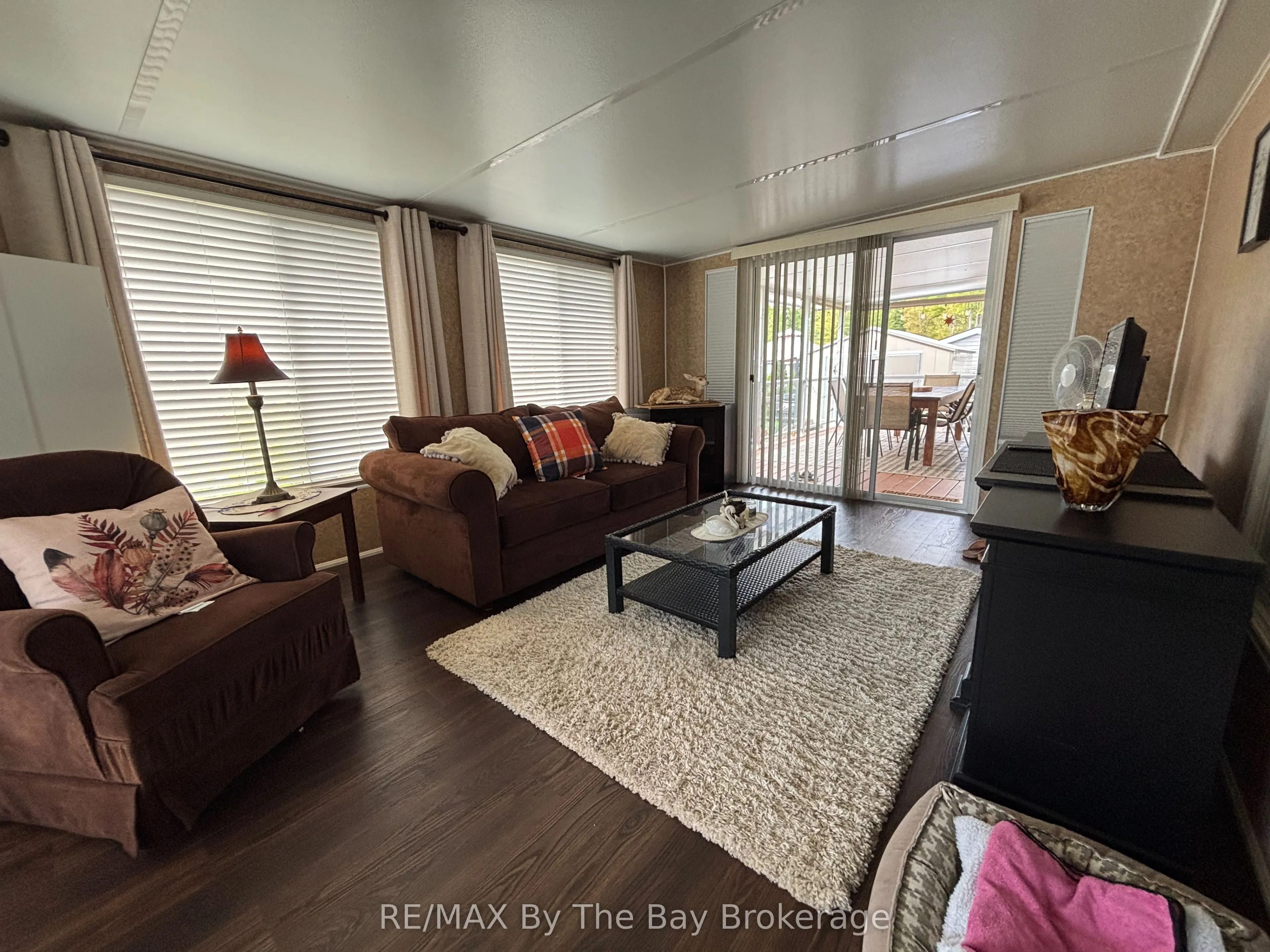 10 WHITE PINES Trail
