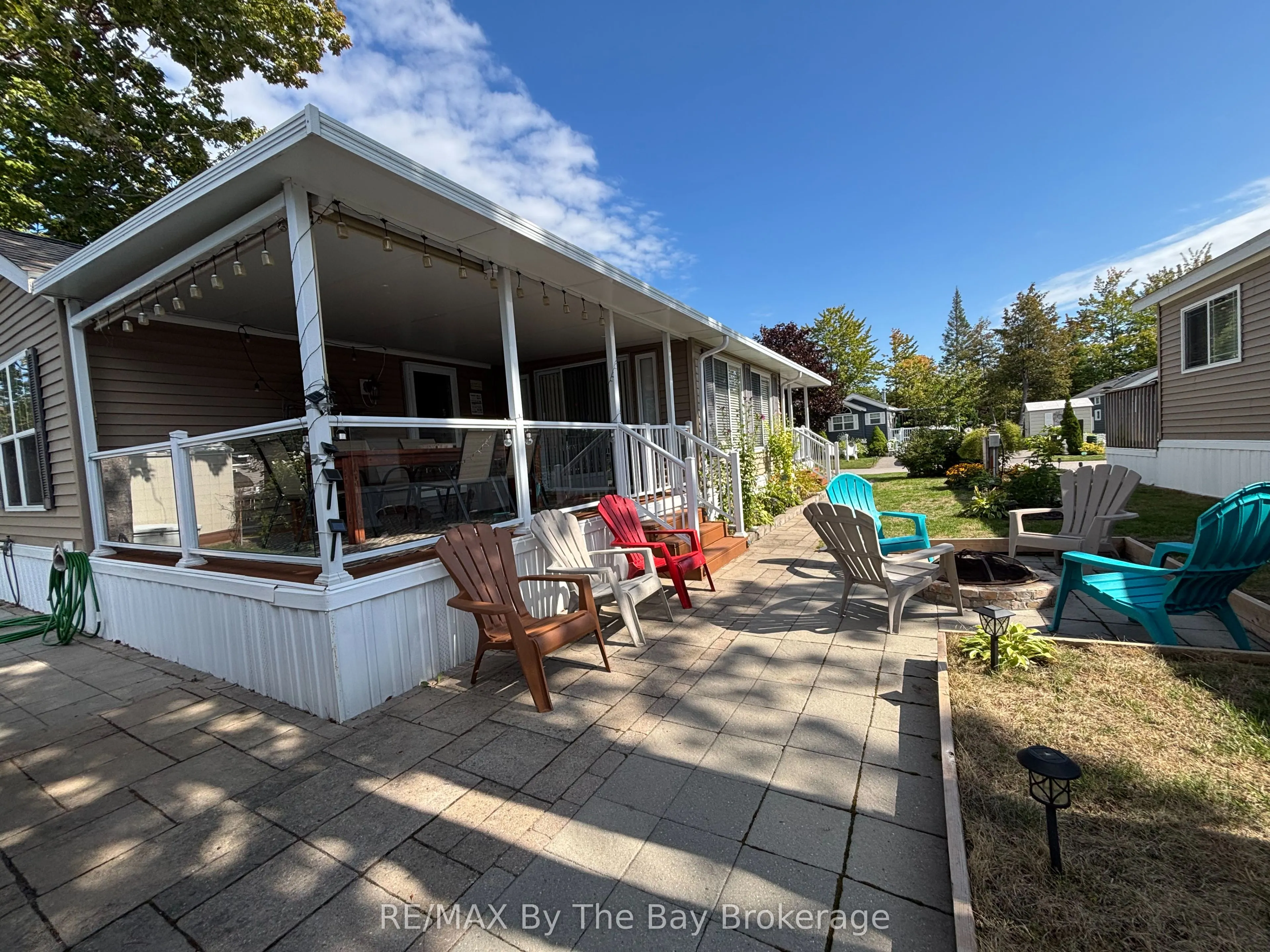 10 WHITE PINES Trail