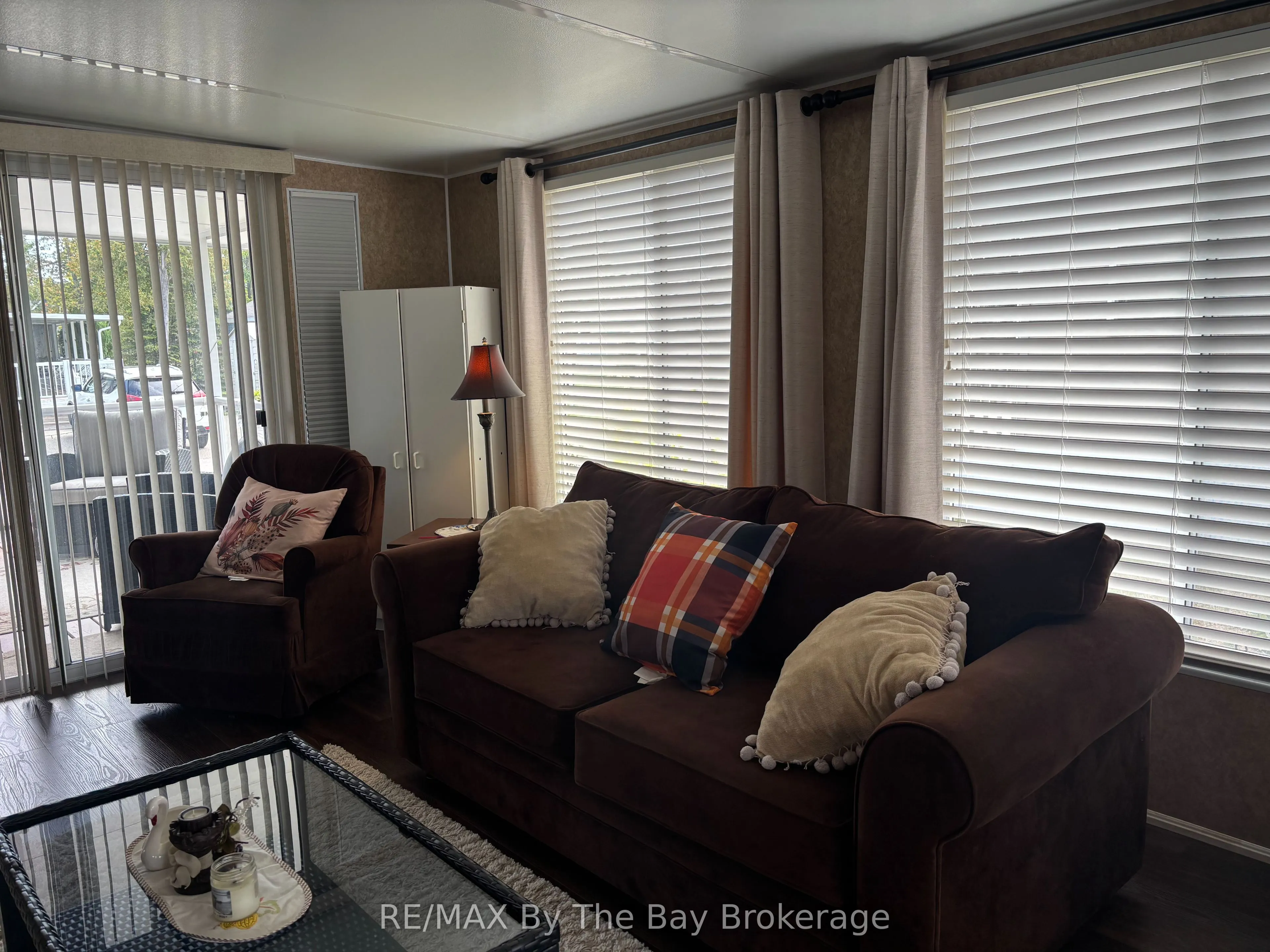10 WHITE PINES Trail