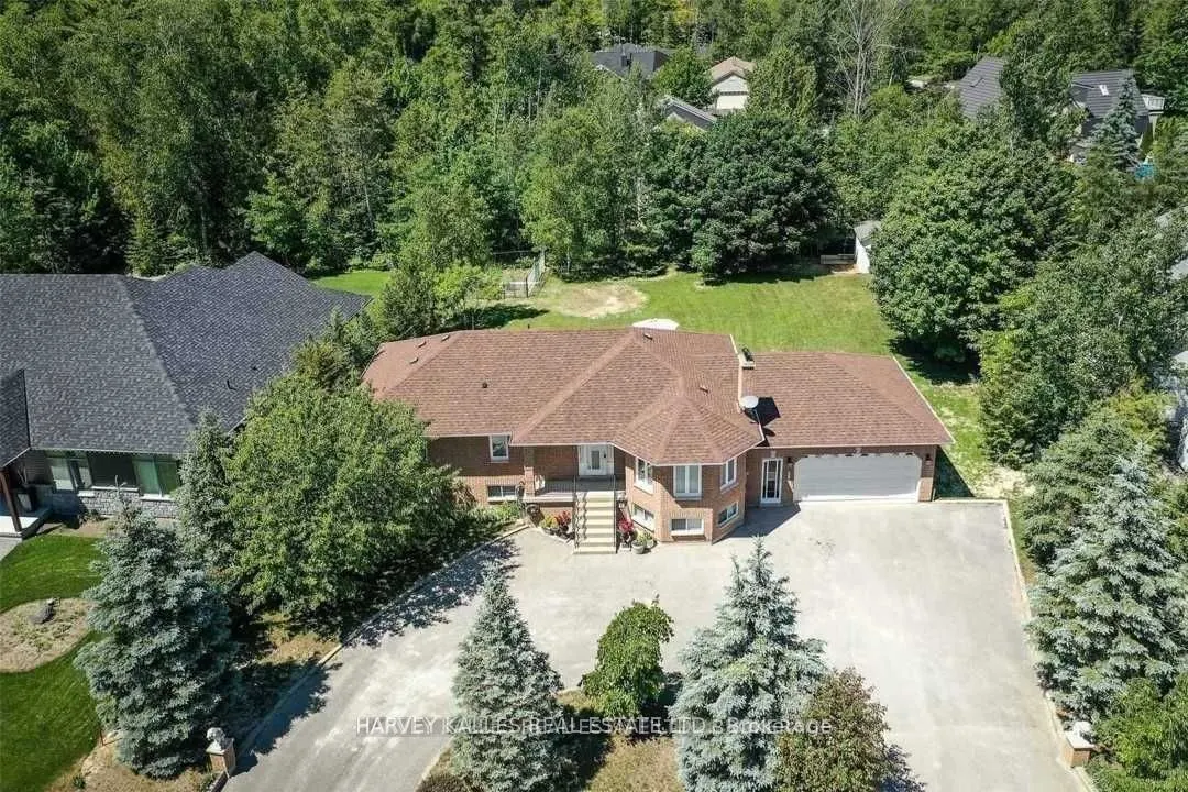 11 Twin Pines Drive, #Lower