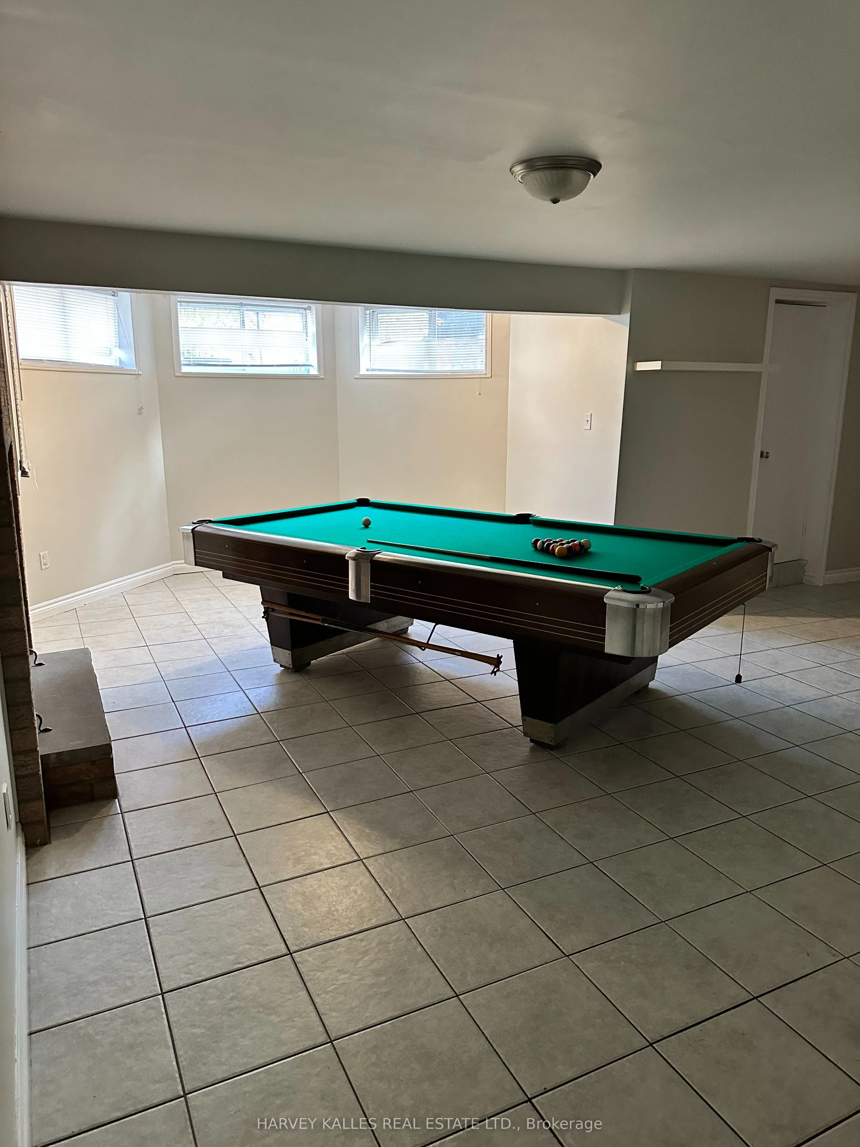 11 Twin Pines Drive, #Lower
