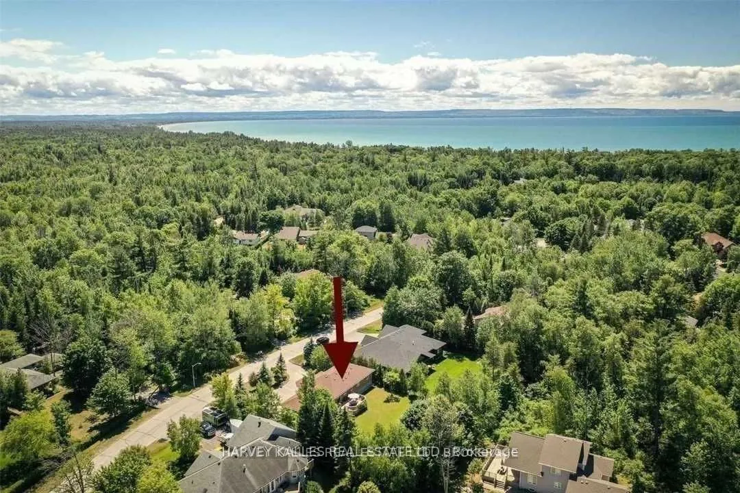 11 Twin Pines Drive, #Lower