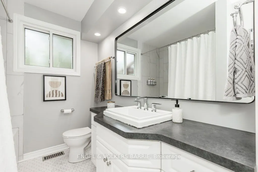 1243 St. Vincent Street