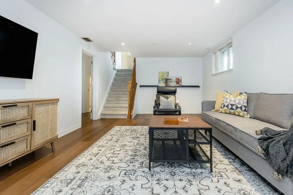 1243 St. Vincent Street