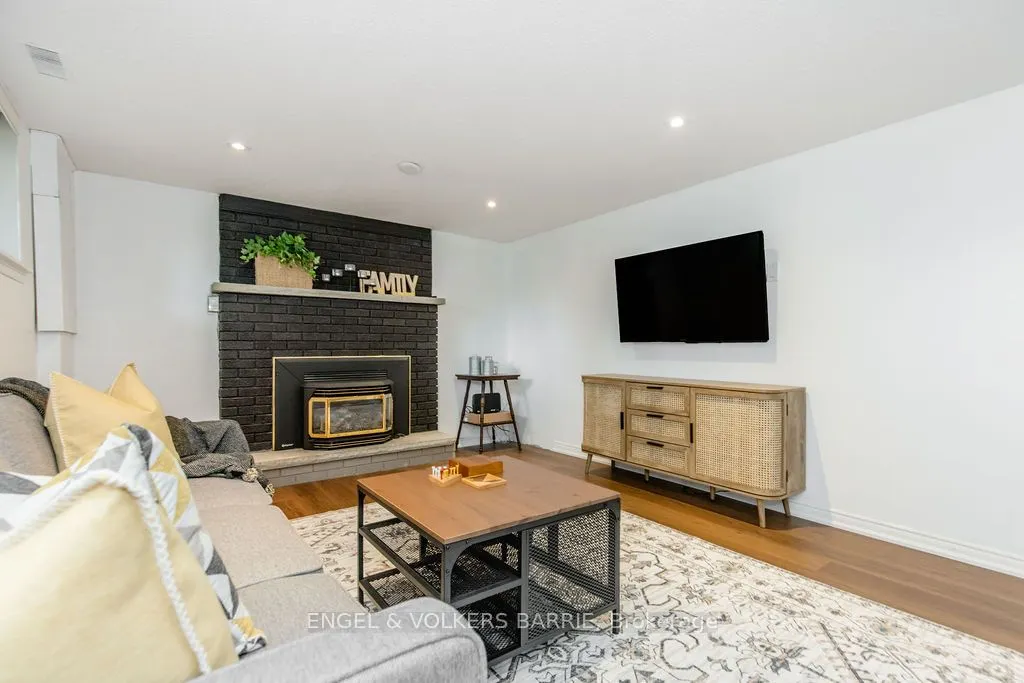 1243 St. Vincent Street