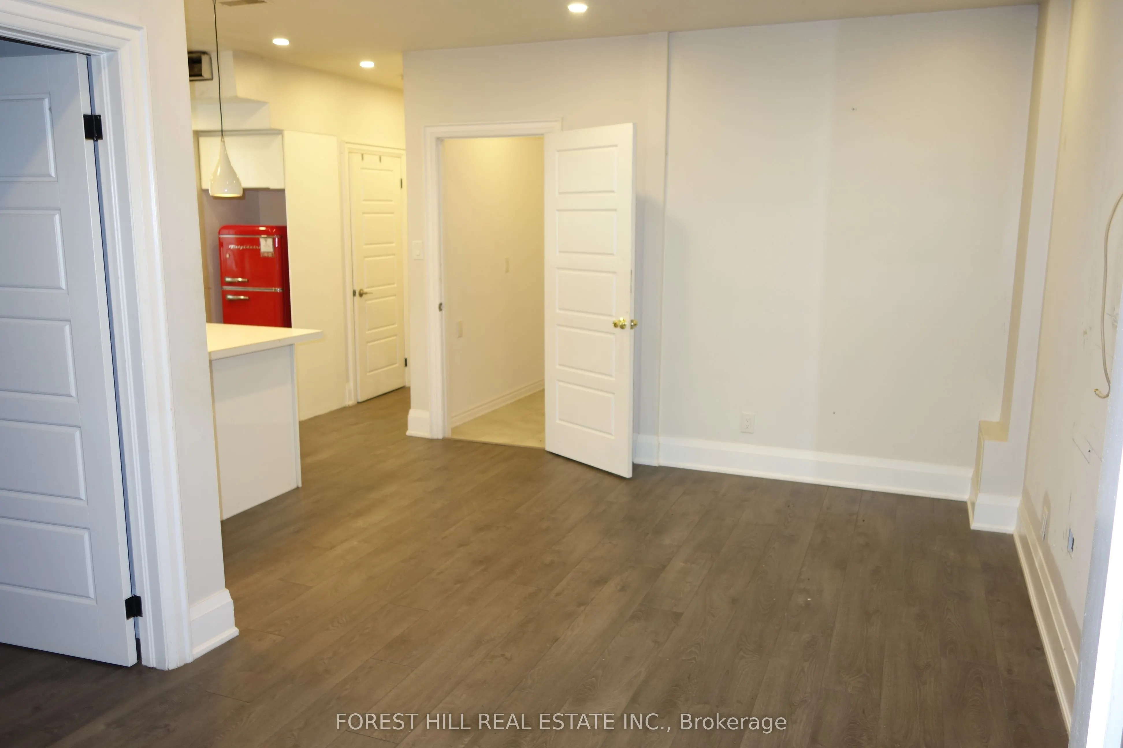 18 Farwell Avenue