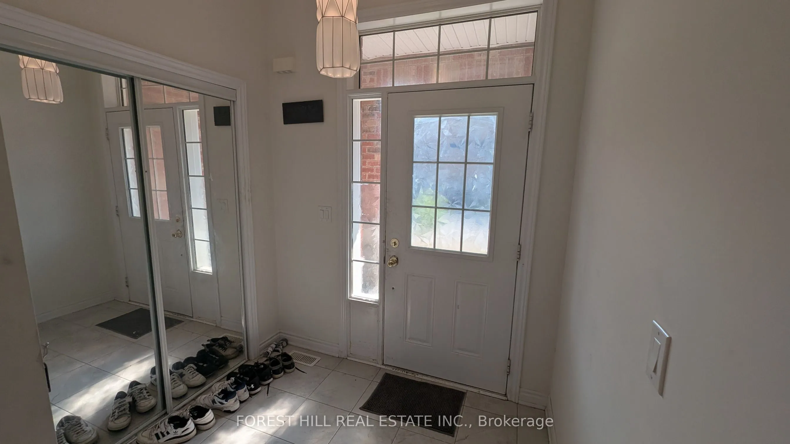 18 Farwell Avenue