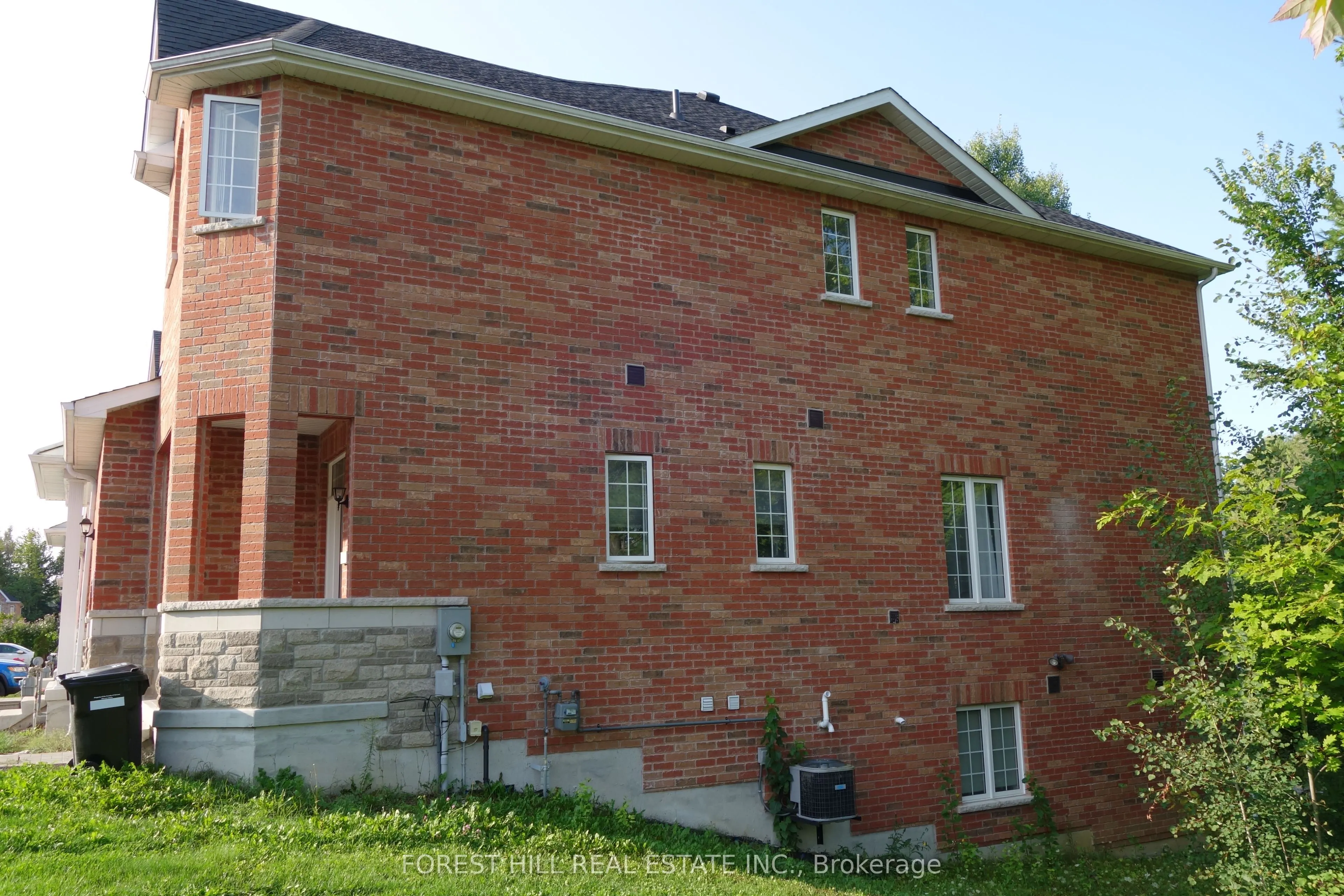 18 Farwell Avenue