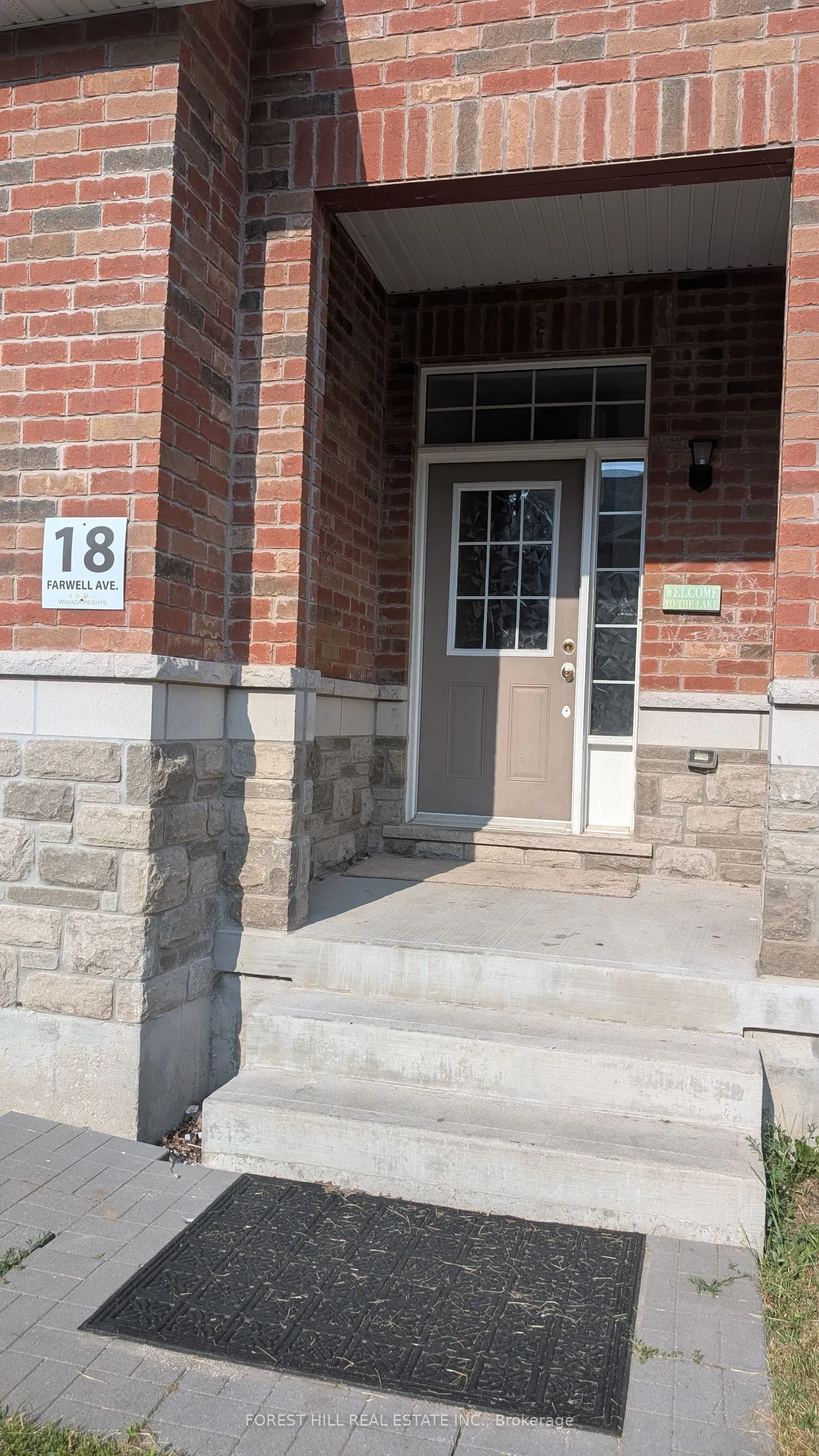 18 Farwell Avenue