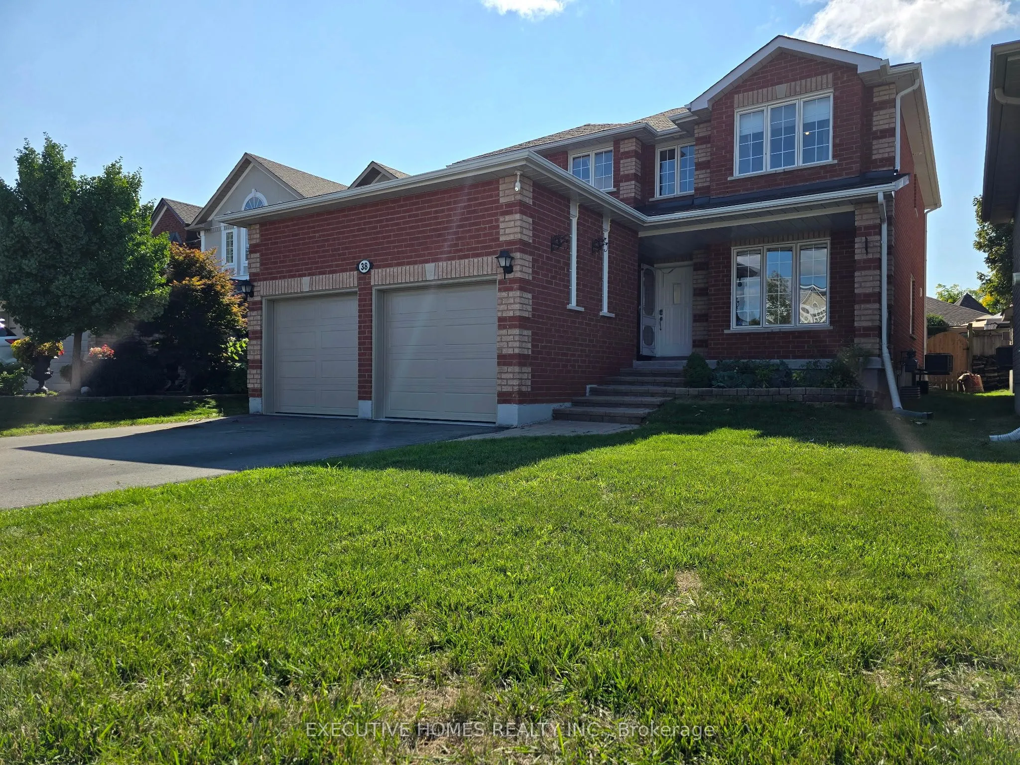 38 SHERWOOD Court