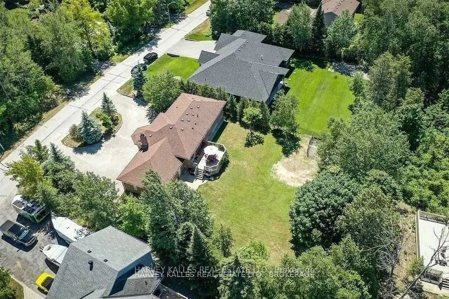 11 Twin Pines Drive, #Main