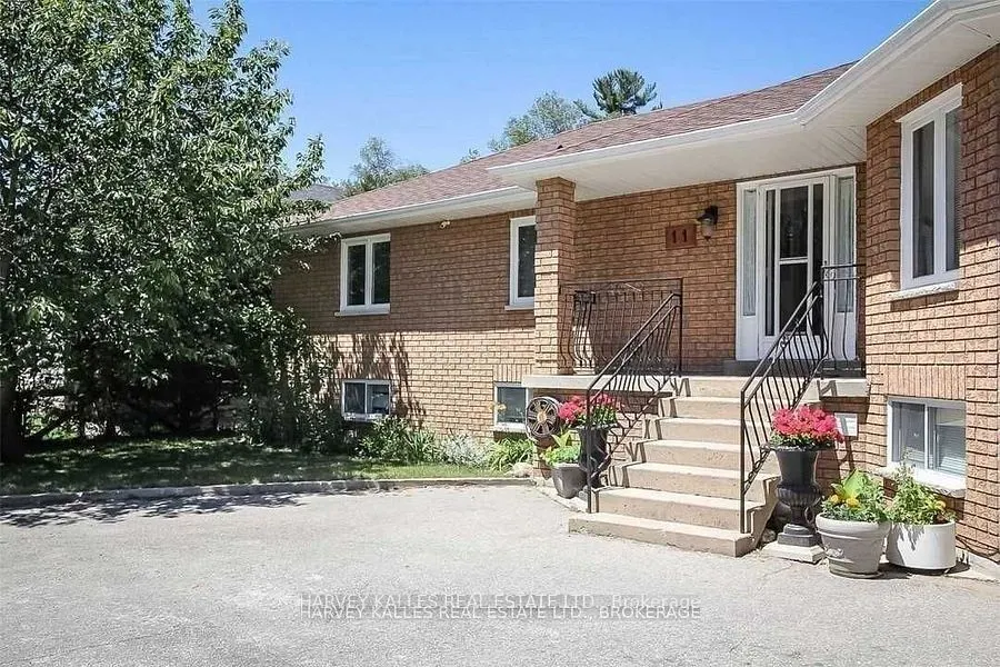 11 Twin Pines Drive, #Main