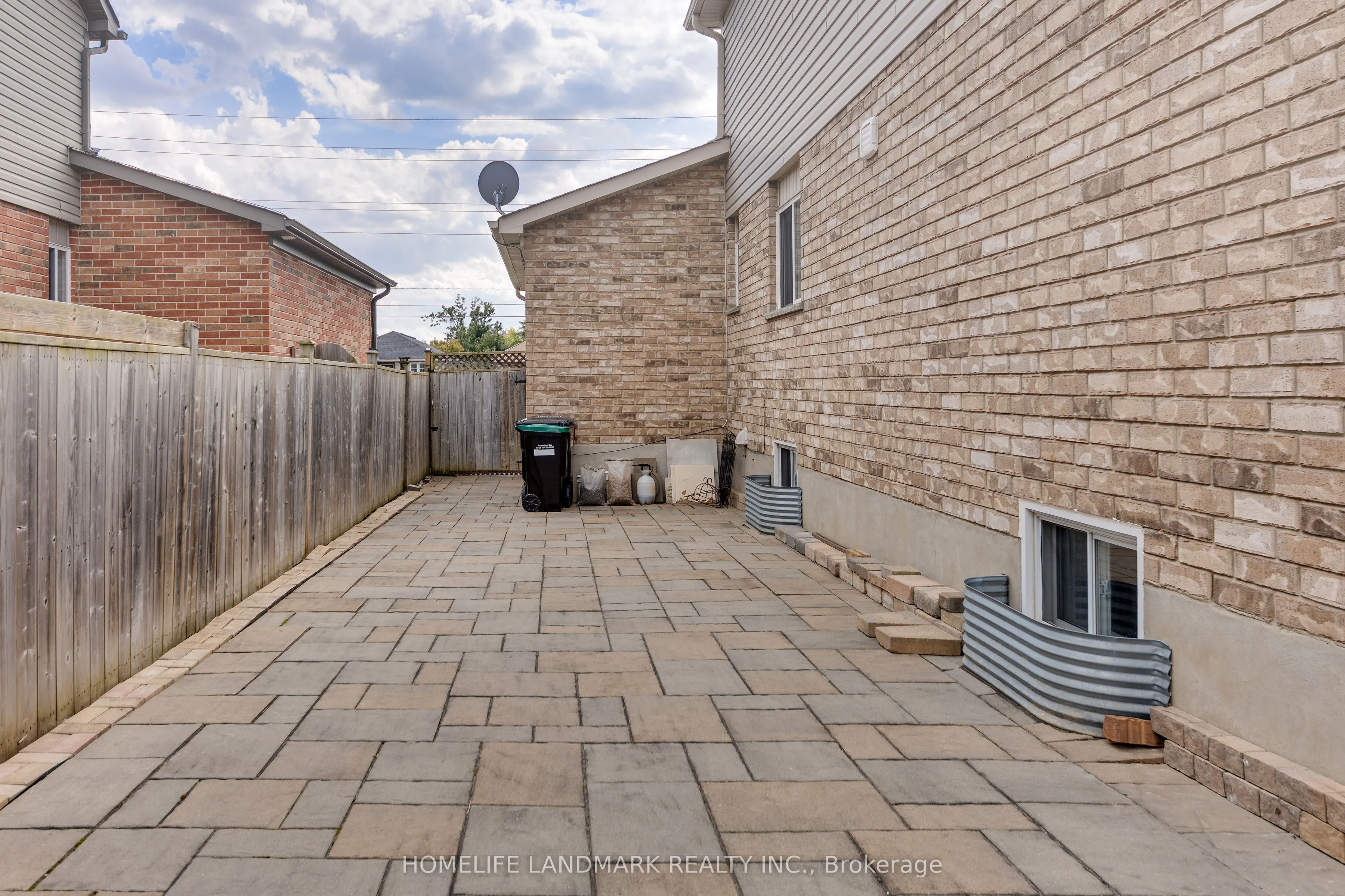 352 Georgian Drive