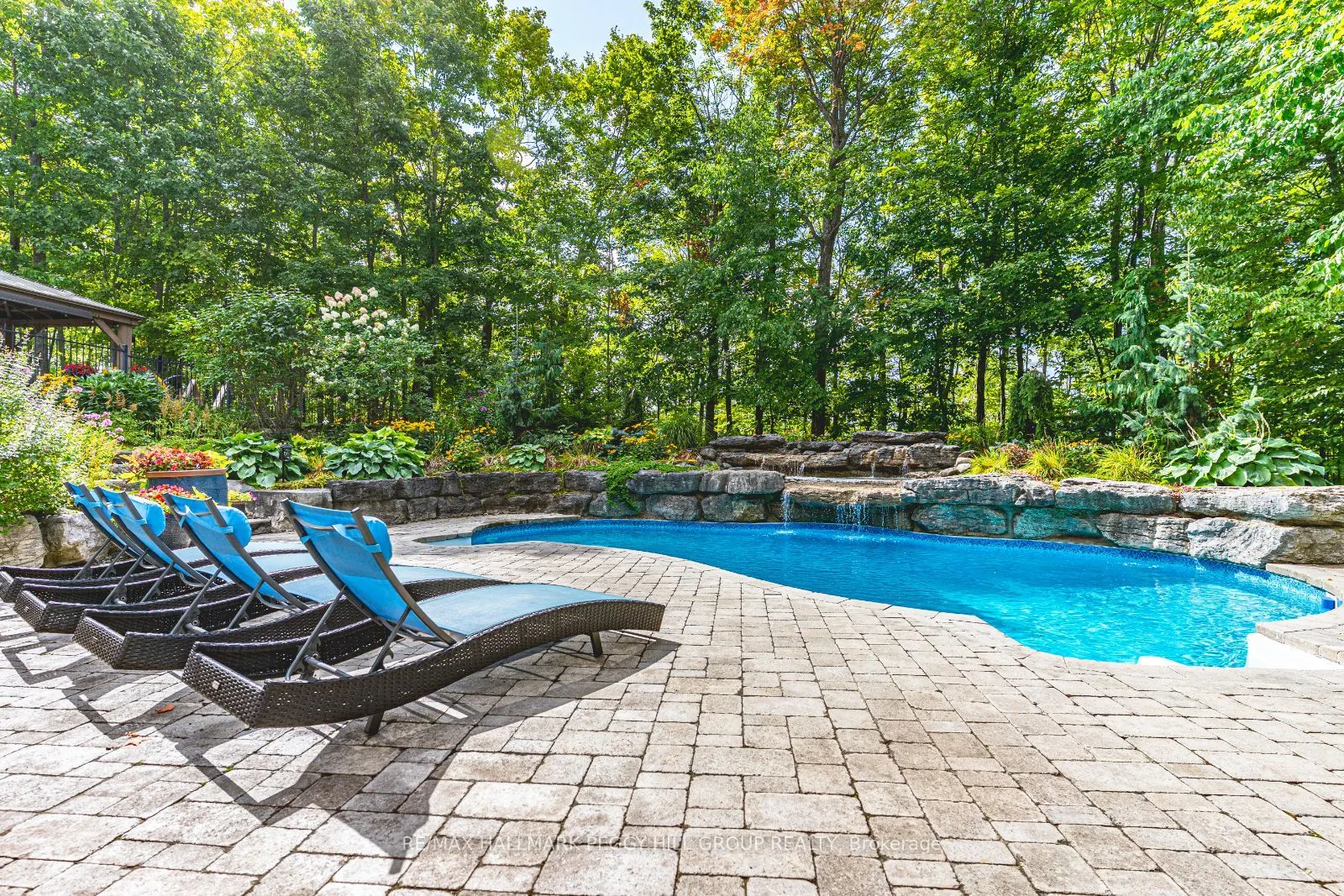 7 Maple Ridge Road