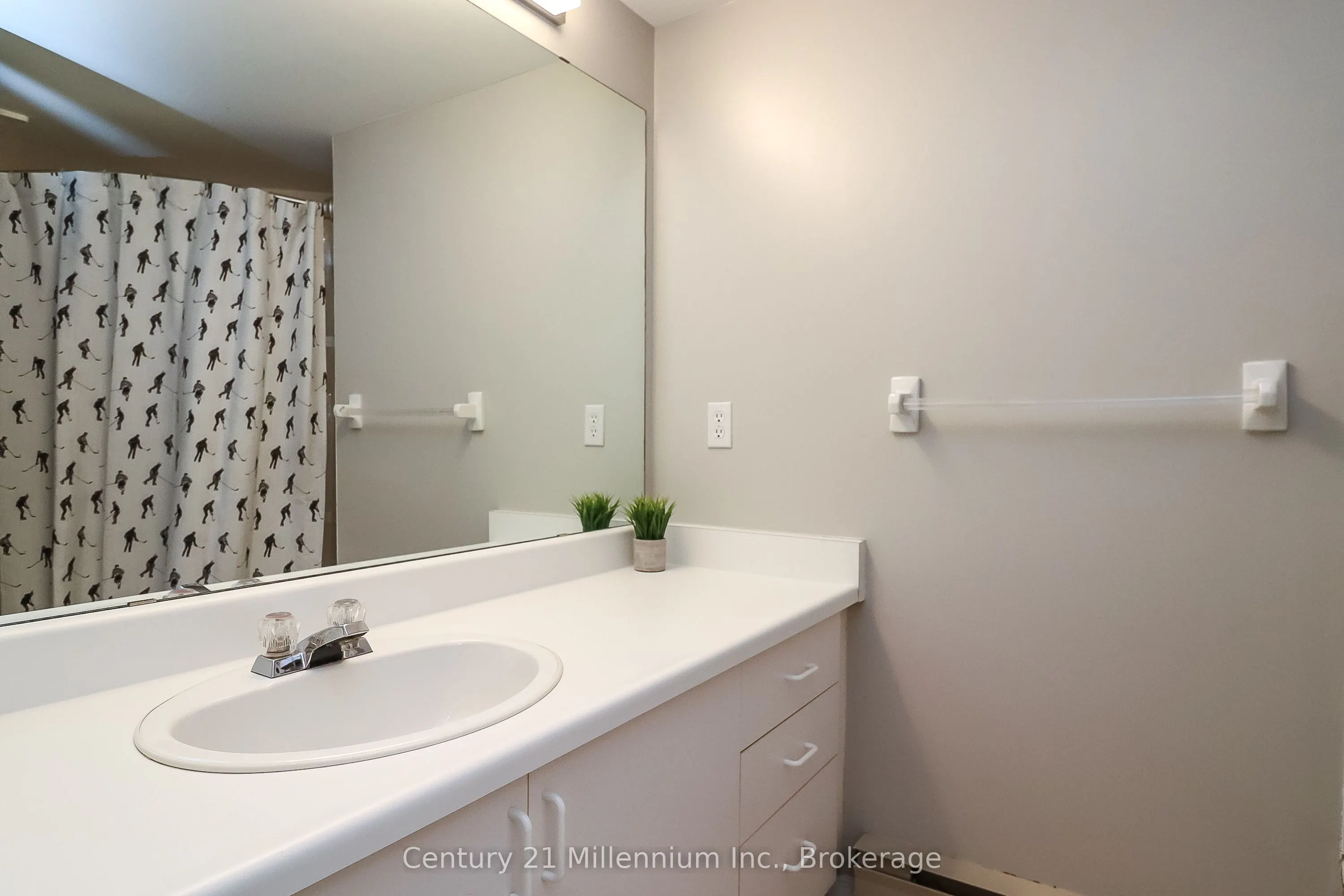 360 Mariners Way, #12