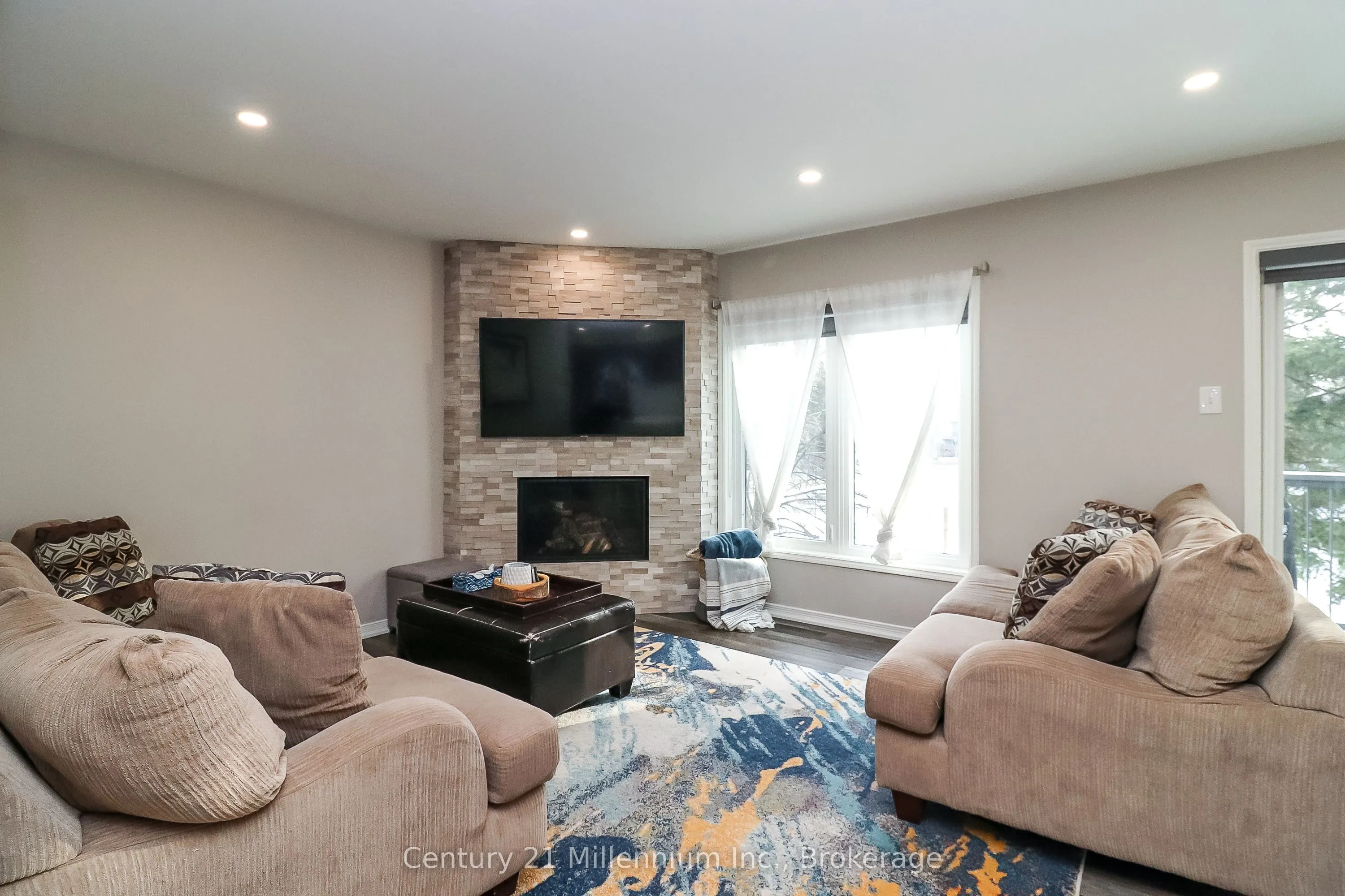 360 Mariners Way, #12