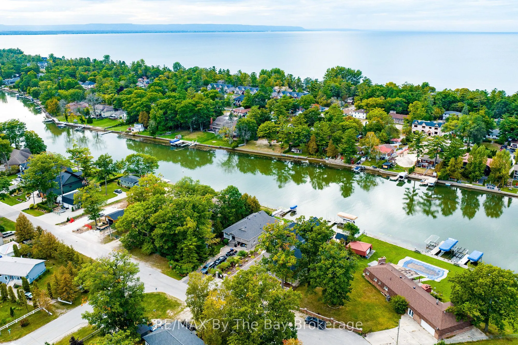 18 Edgewater Road