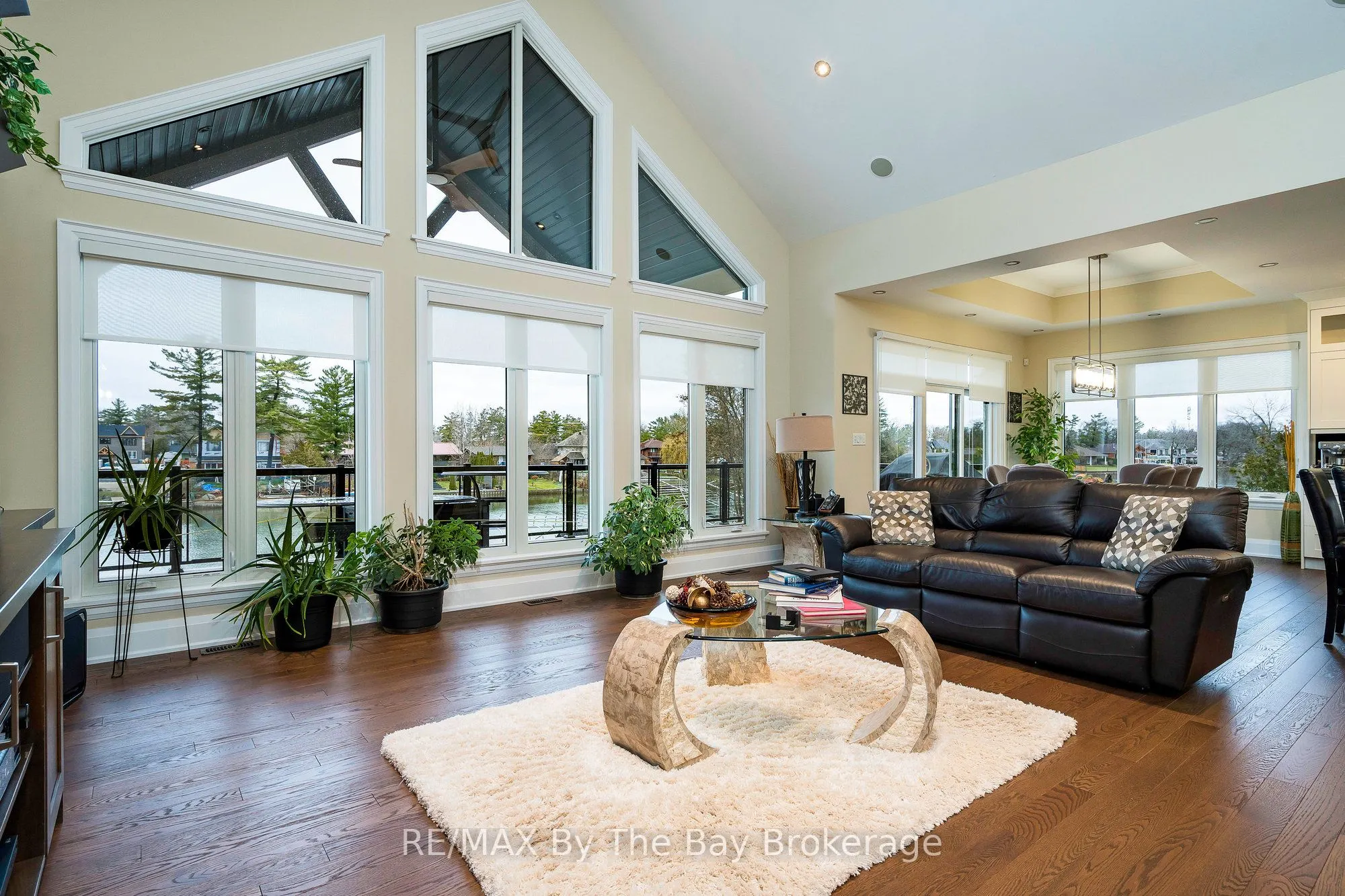 18 Edgewater Road
