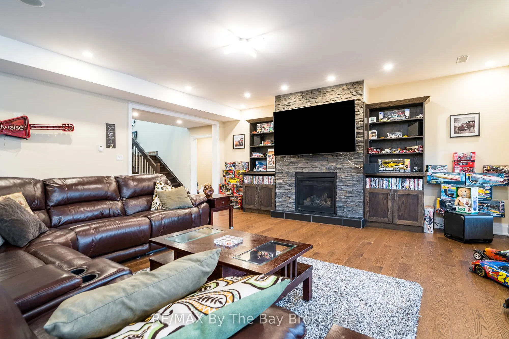 18 Edgewater Road