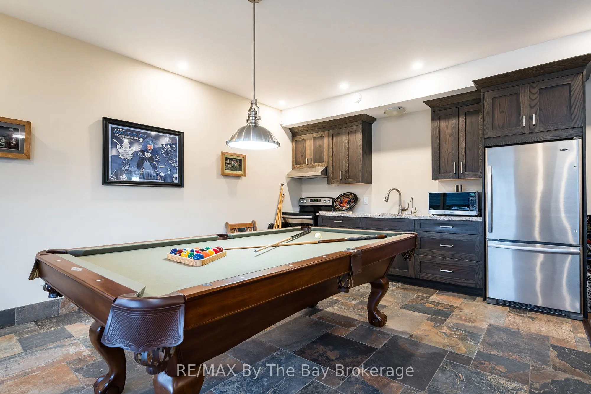 18 Edgewater Road