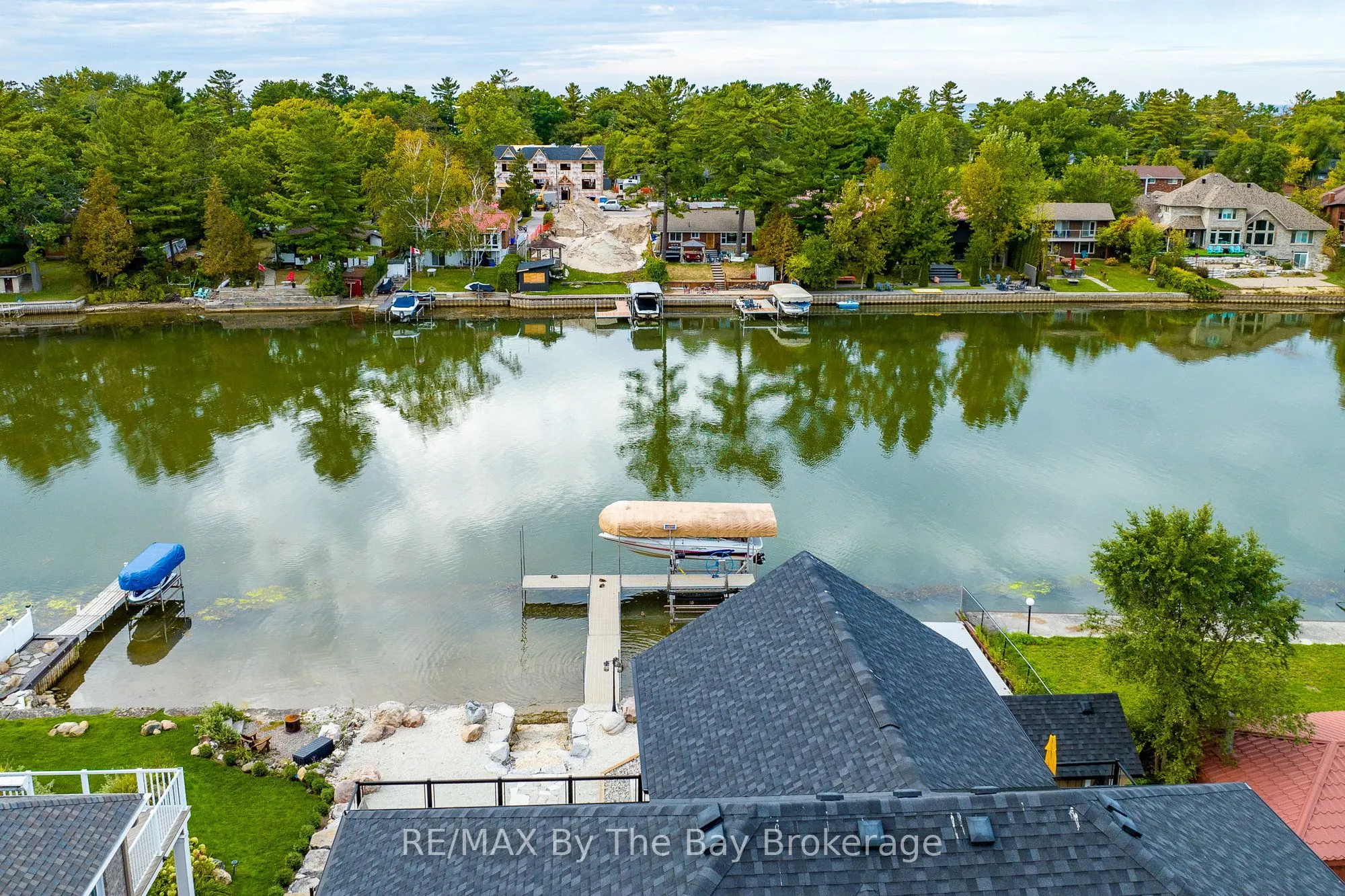 18 Edgewater Road