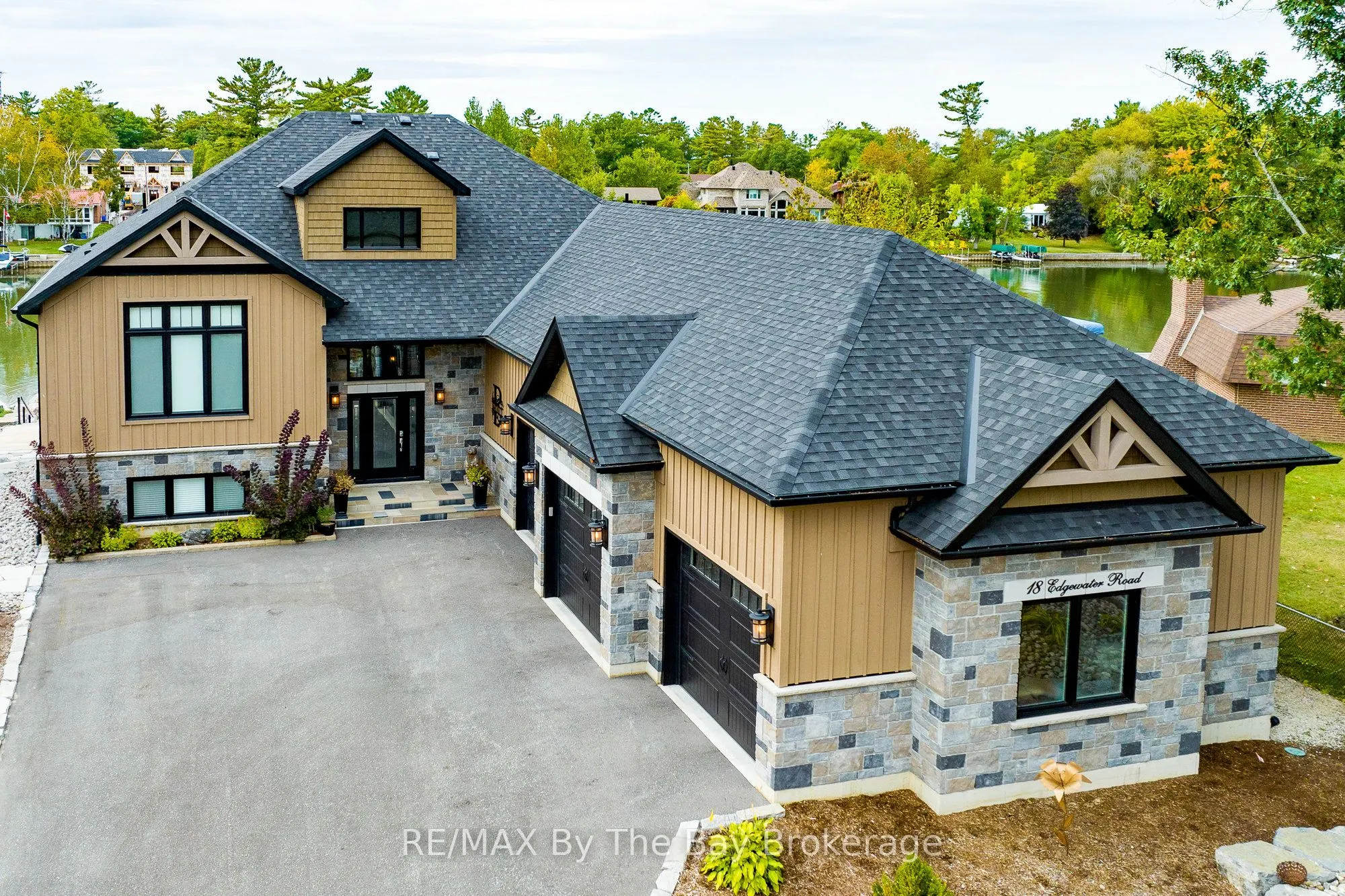 18 Edgewater Road