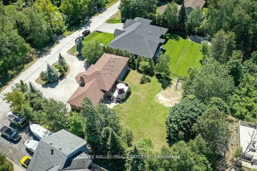 11 Twin Pines Drive