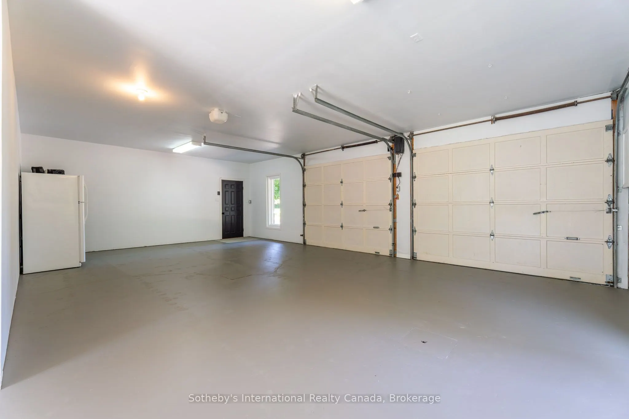 31 Elizabeth Street E