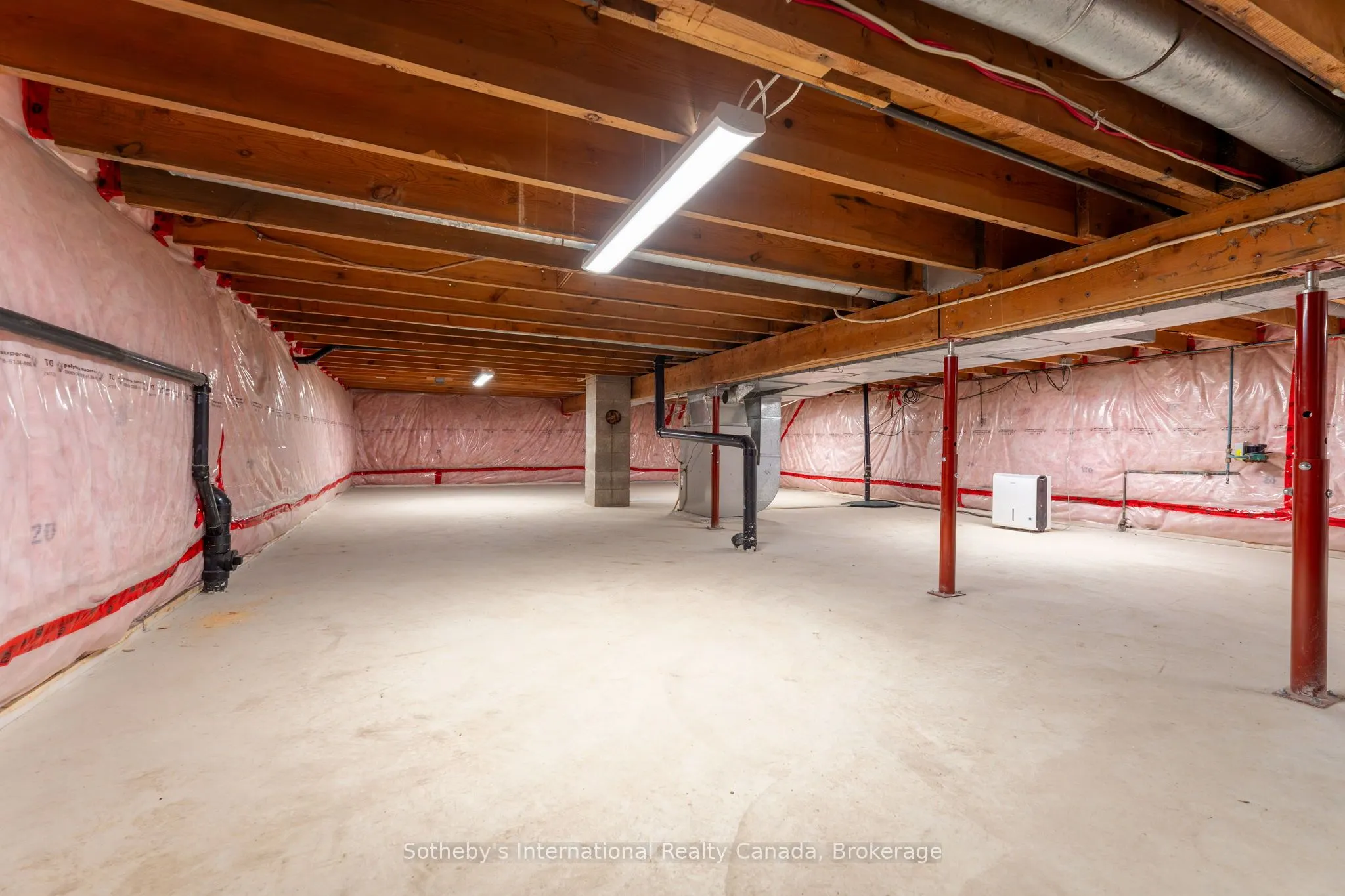 31 Elizabeth Street E