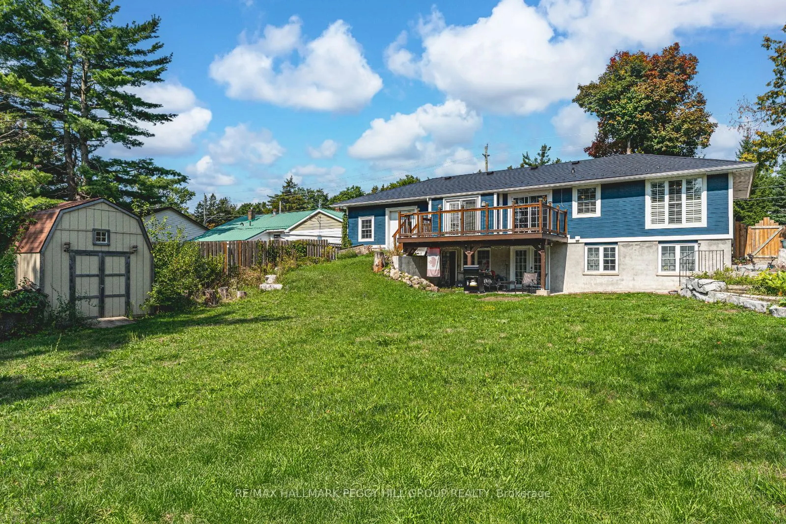 385 Edgehill Drive, #Upper