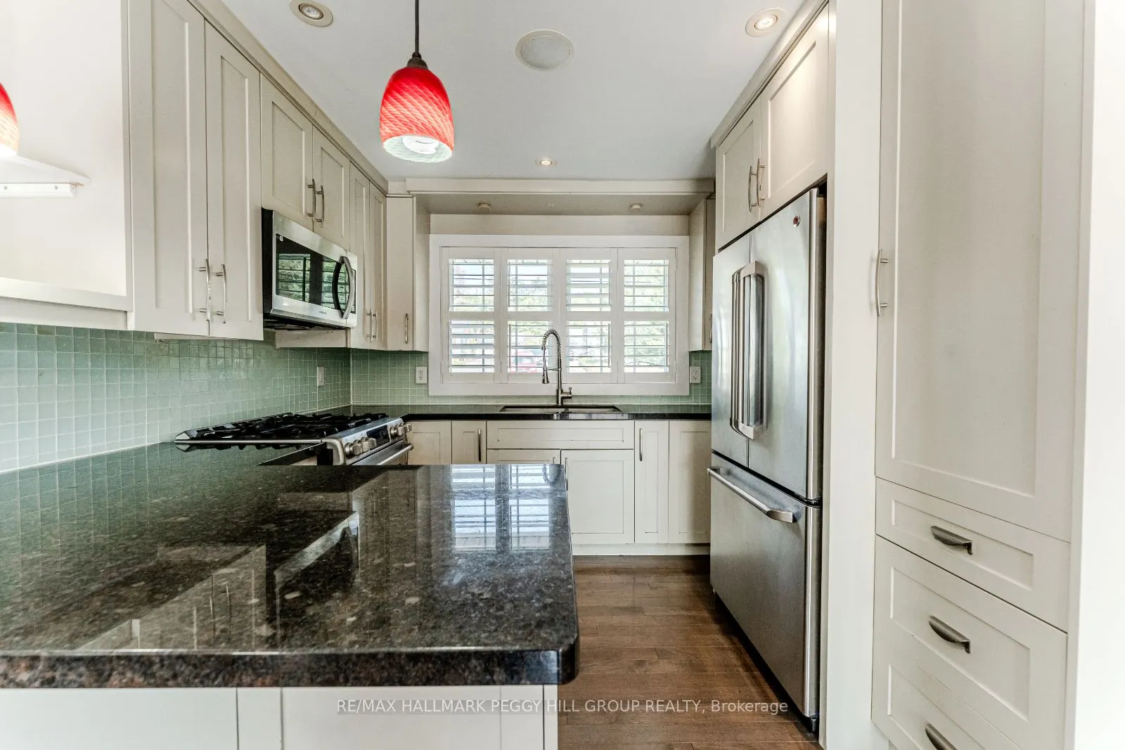385 Edgehill Drive, #Upper