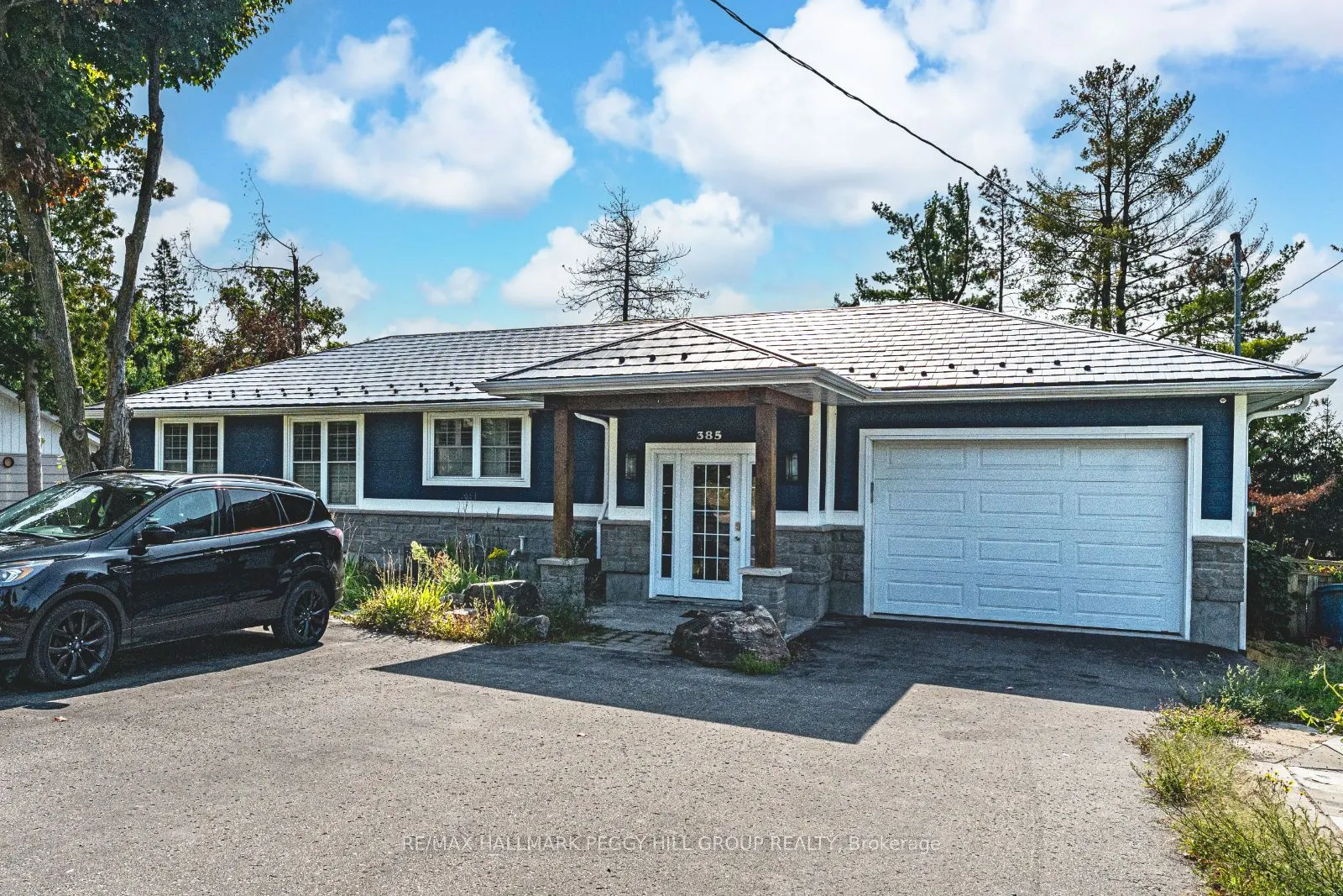 385 Edgehill Drive, #Upper