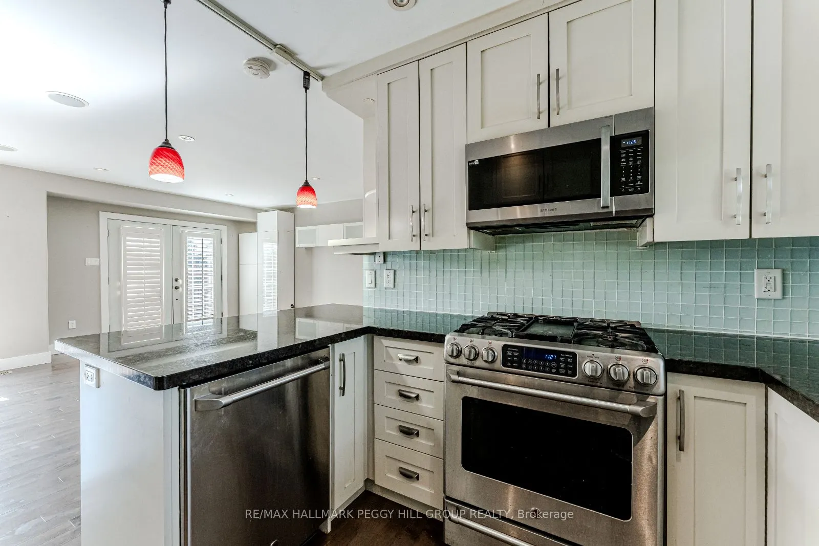 385 Edgehill Drive, #Upper
