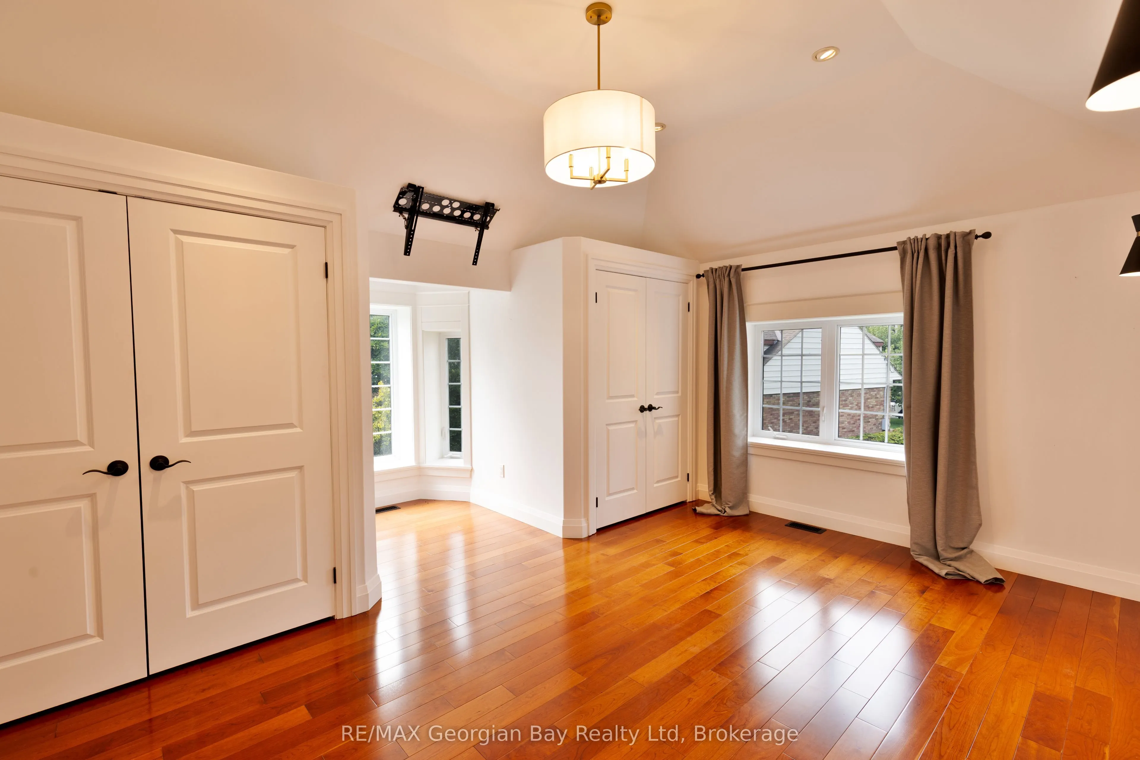 105 Duckworth Street