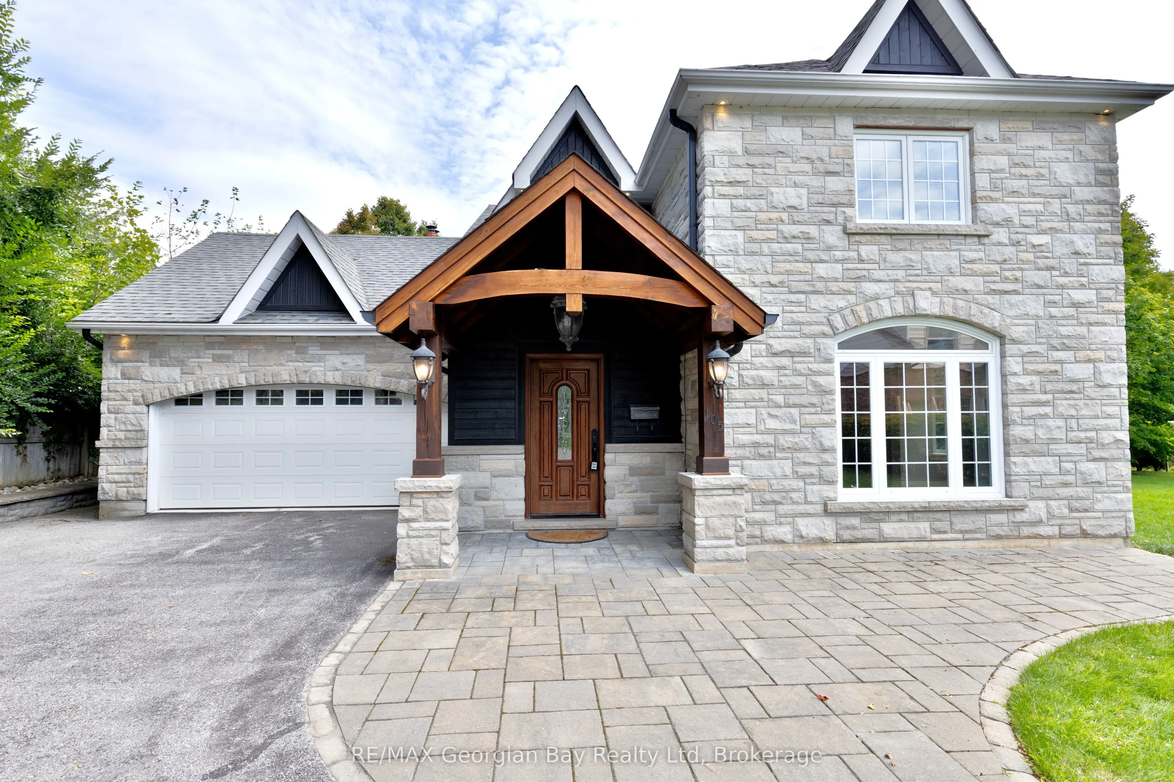 105 Duckworth Street