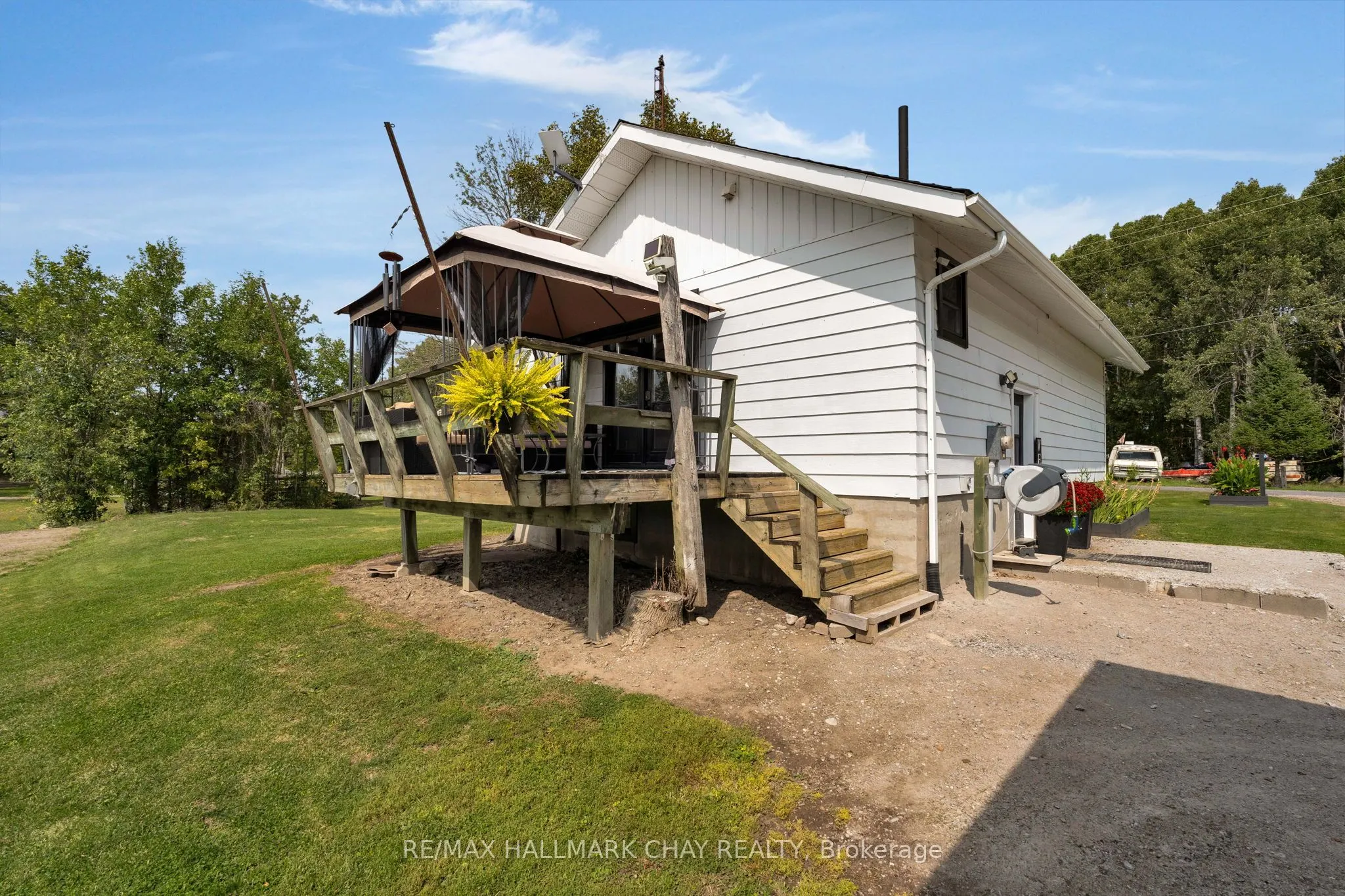2514 St Amant Road