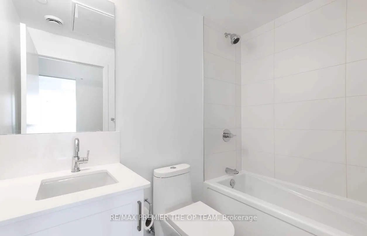 681 Yonge Street, #416