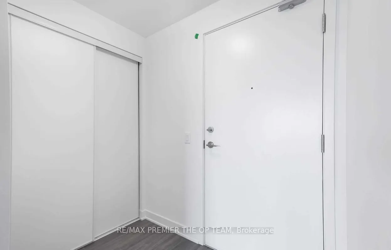 681 Yonge Street, #416
