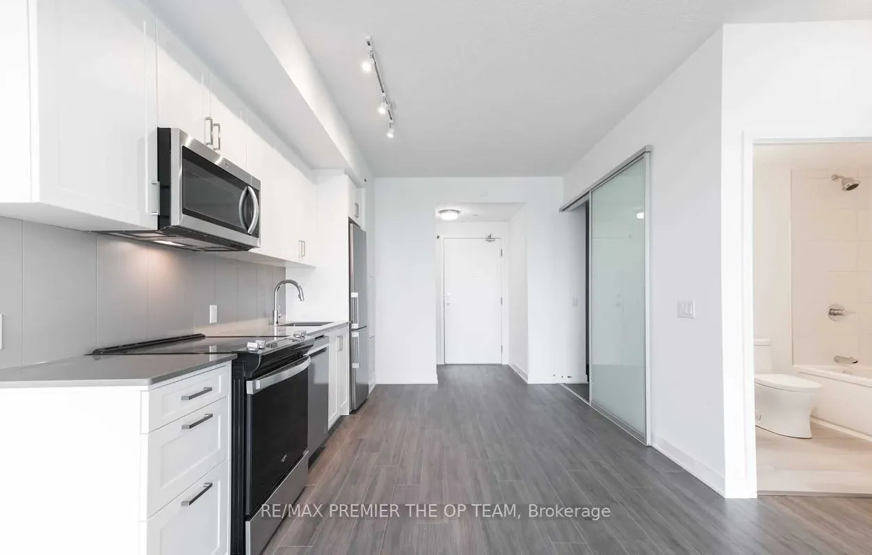 681 Yonge Street, #416