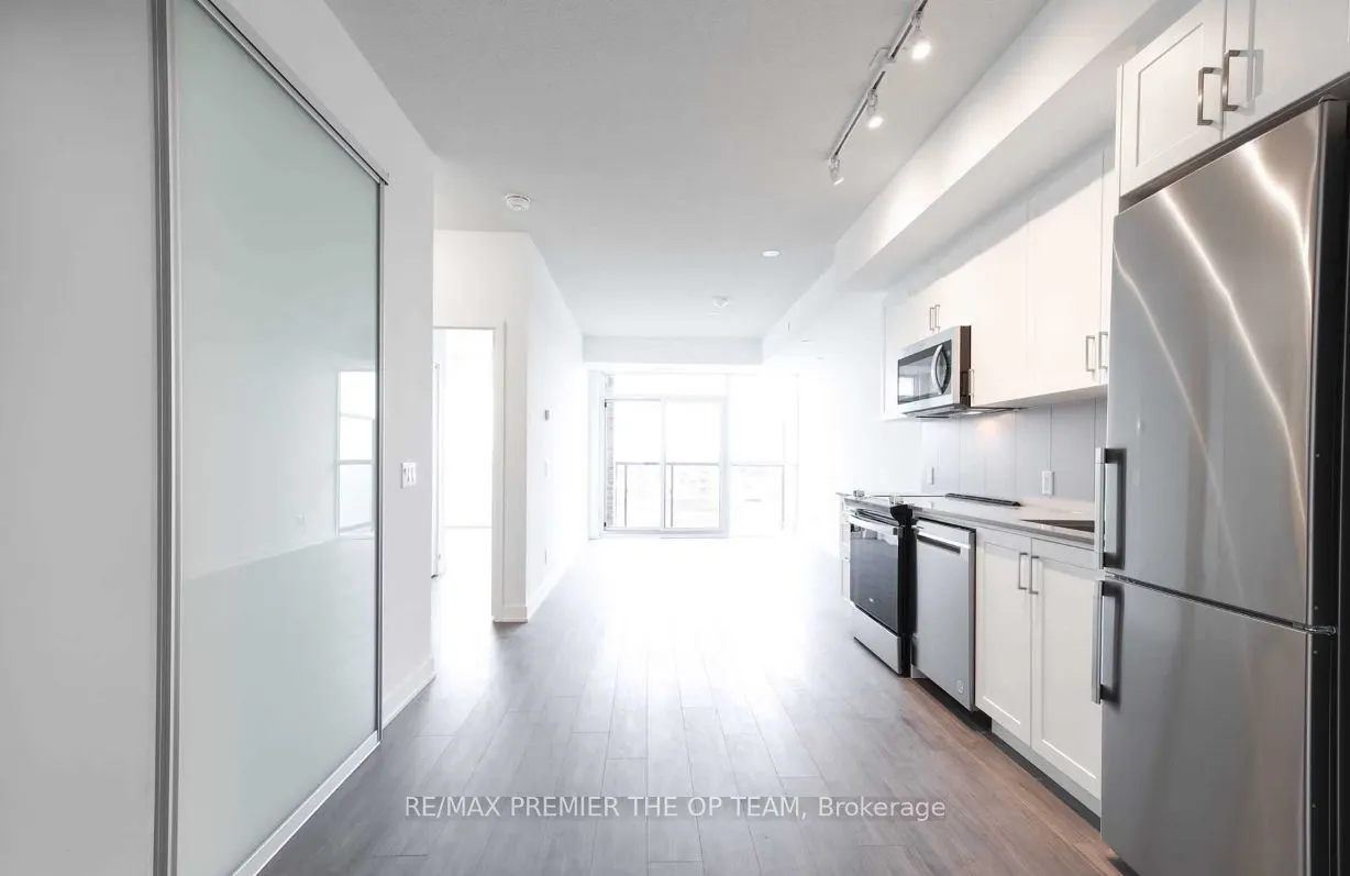 681 Yonge Street, #416
