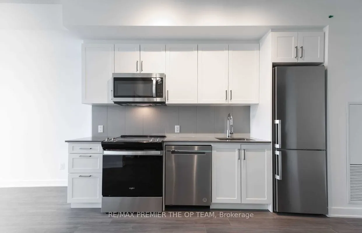 681 Yonge Street, #416