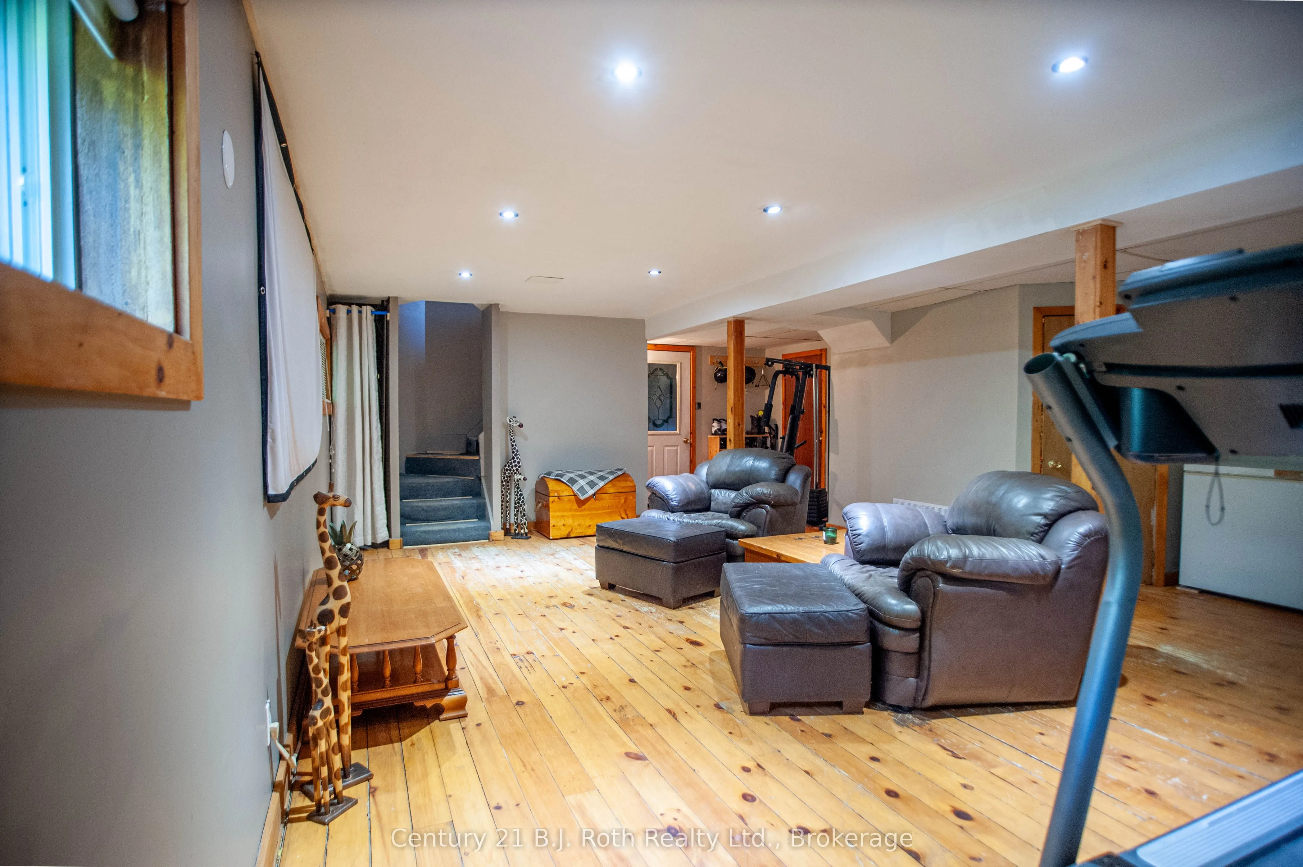18 Mundy Avenue