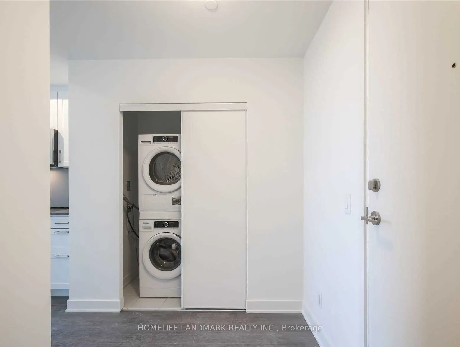 681 YONGE ST Street N, #201