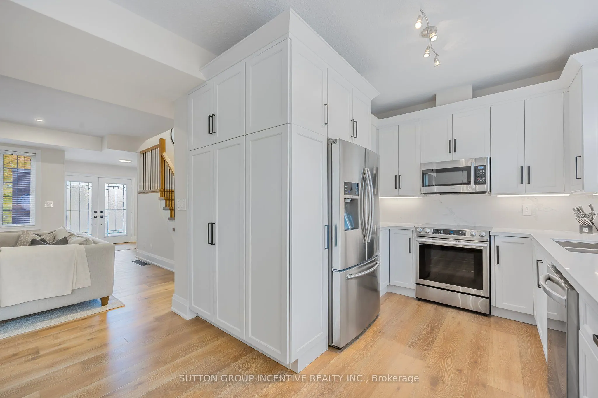 19 White Oaks Road, #8