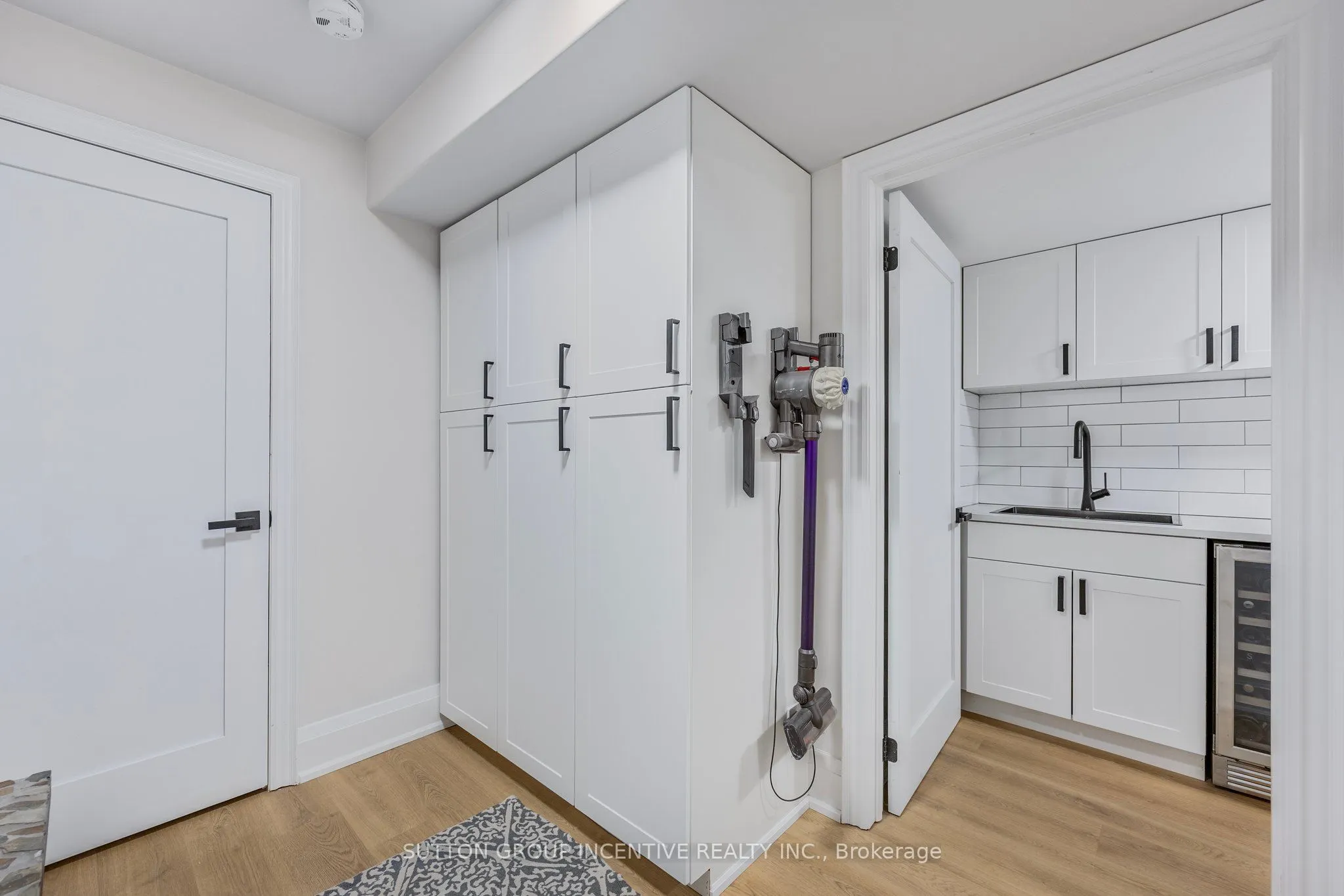 19 White Oaks Road, #8