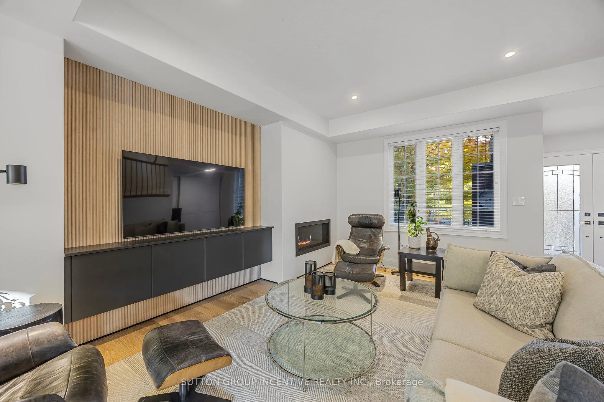 19 White Oaks Road, #8