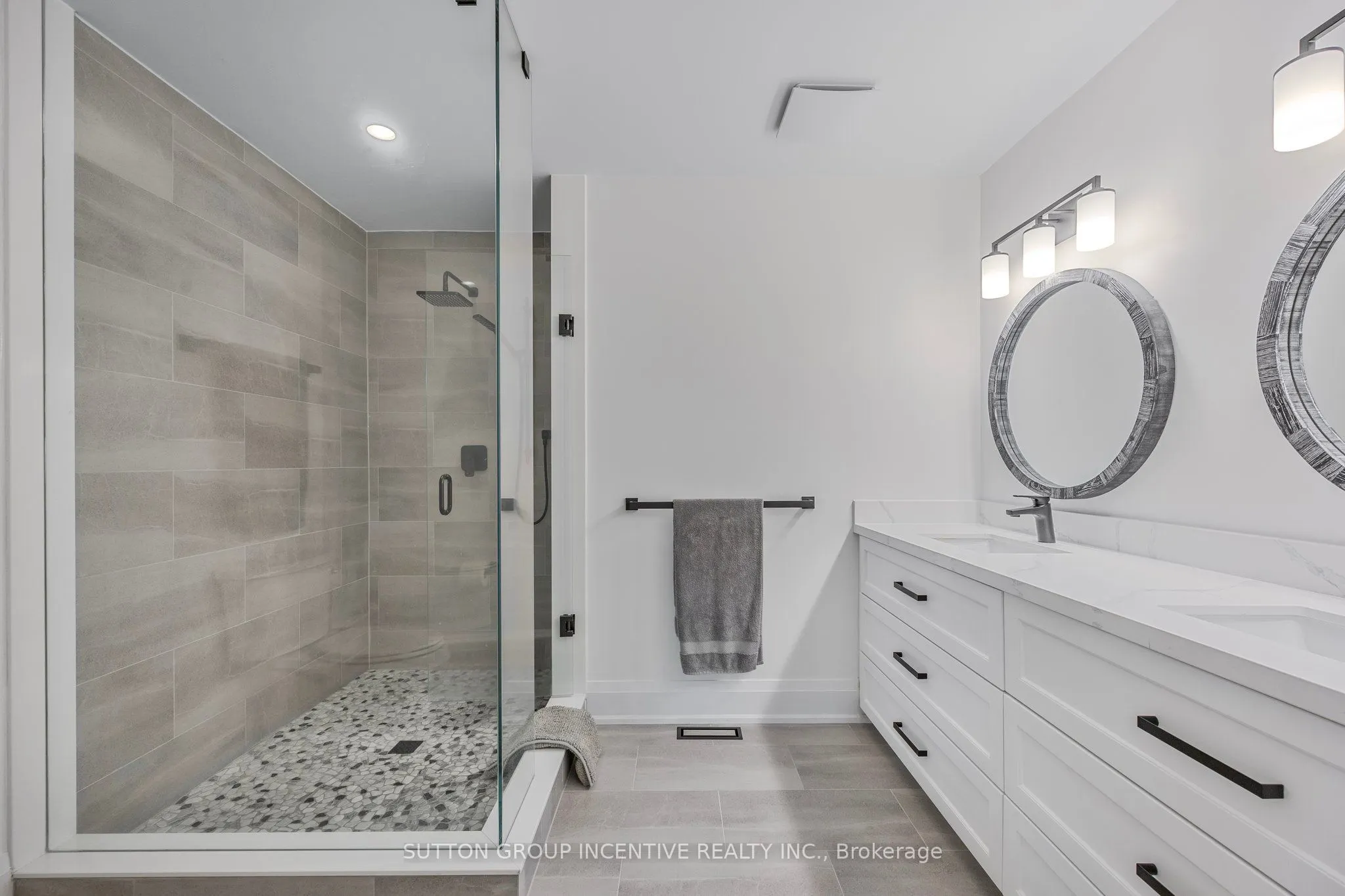 19 White Oaks Road, #8
