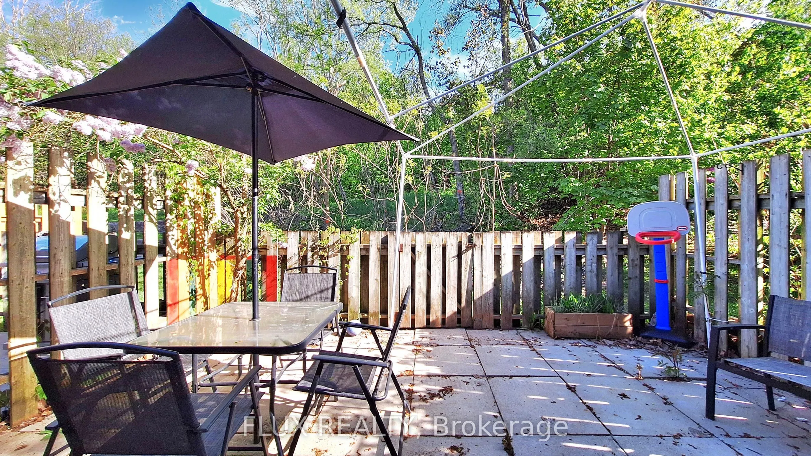 52 Adelaide Street, #32